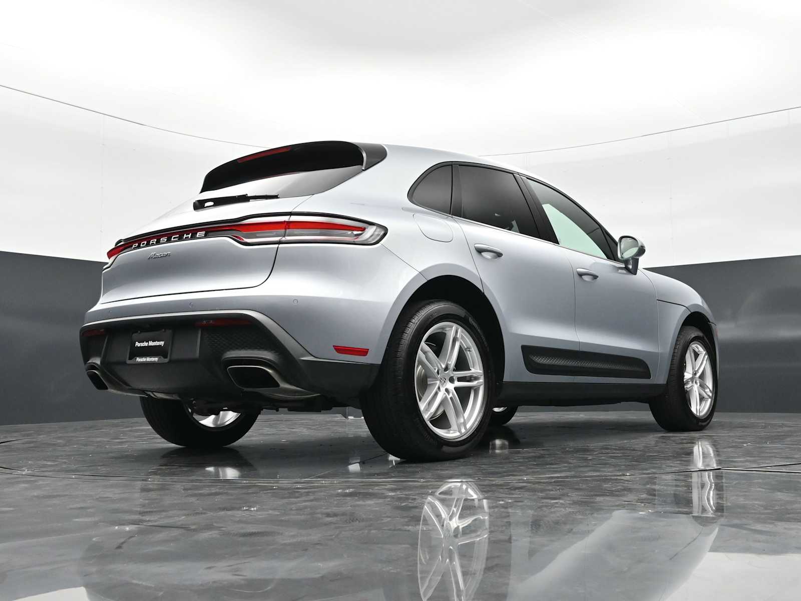 Thumbnail: 2025 Porsche Macan - 39