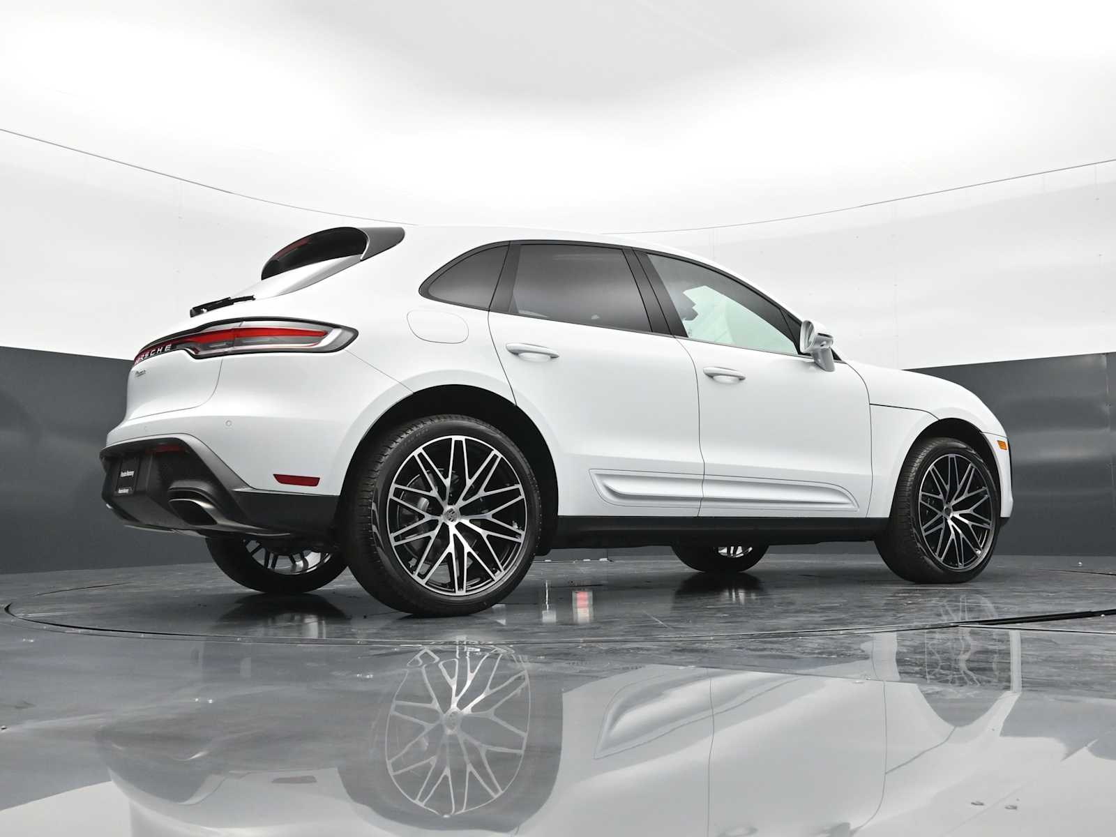 Thumbnail: 2026 Porsche Macan - 42