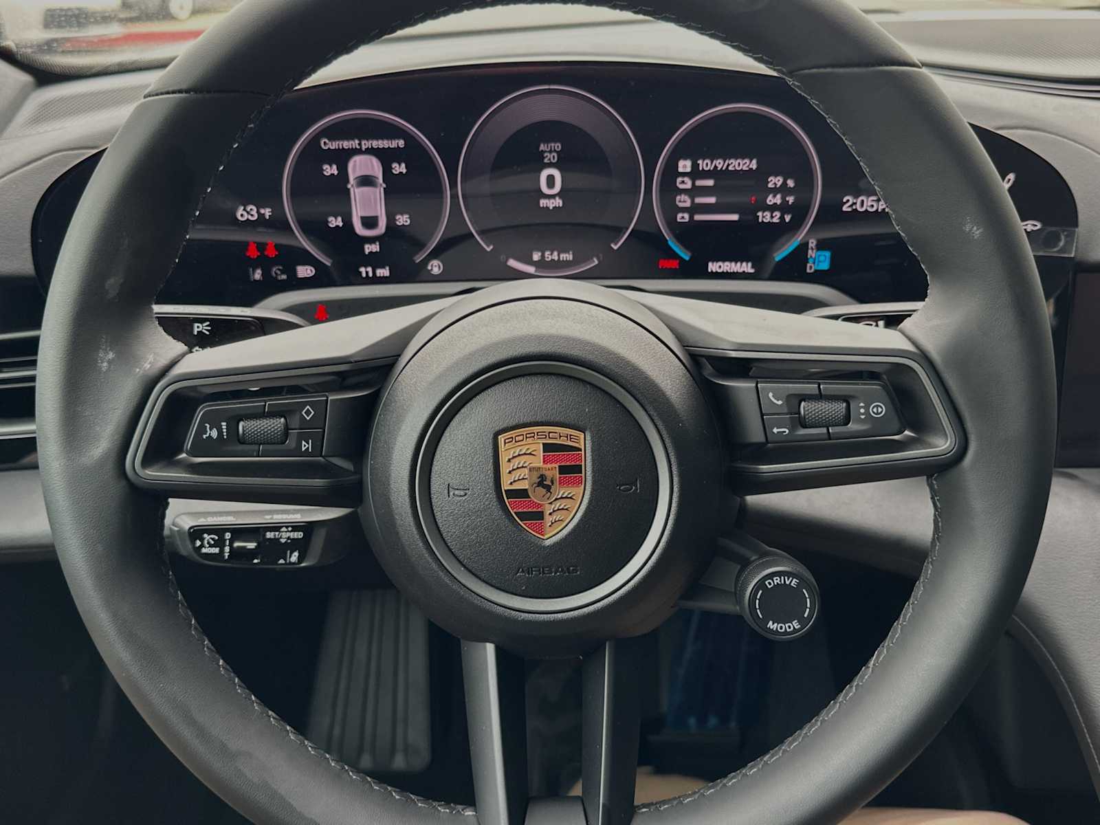 Thumbnail: 2025 Porsche Taycan - 23