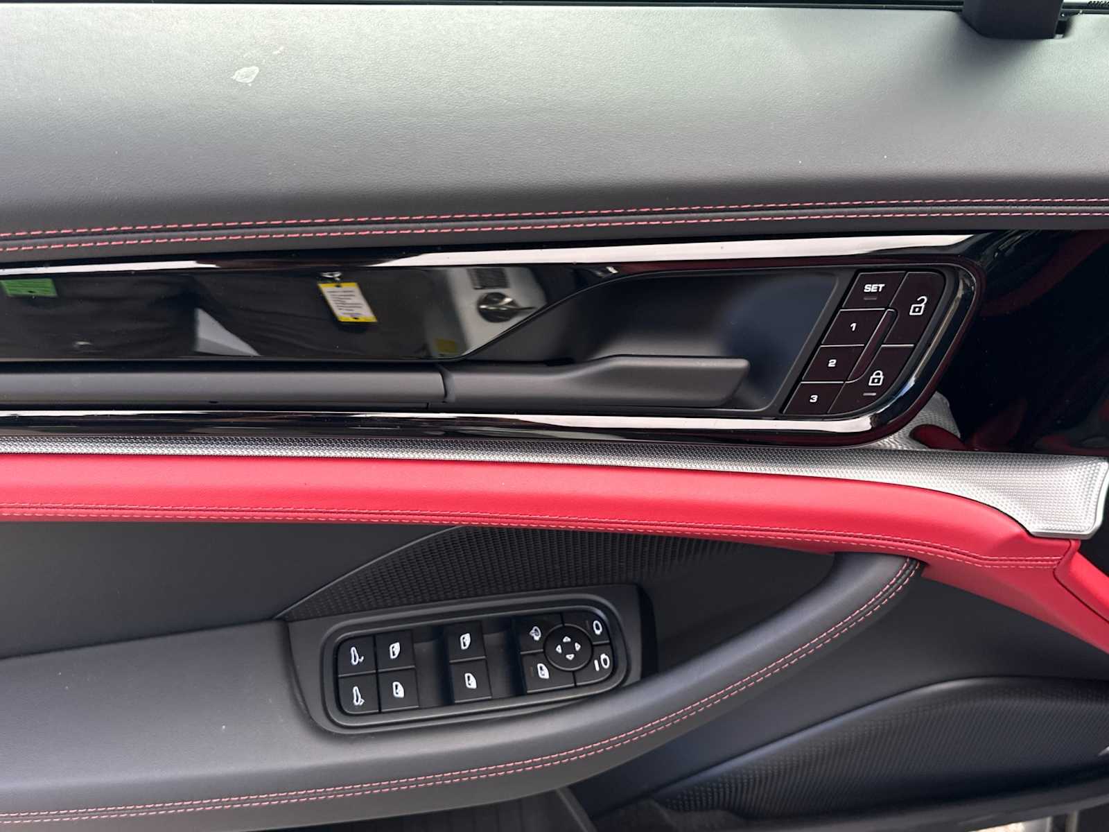Thumbnail: 2025 Porsche Panamera - 10