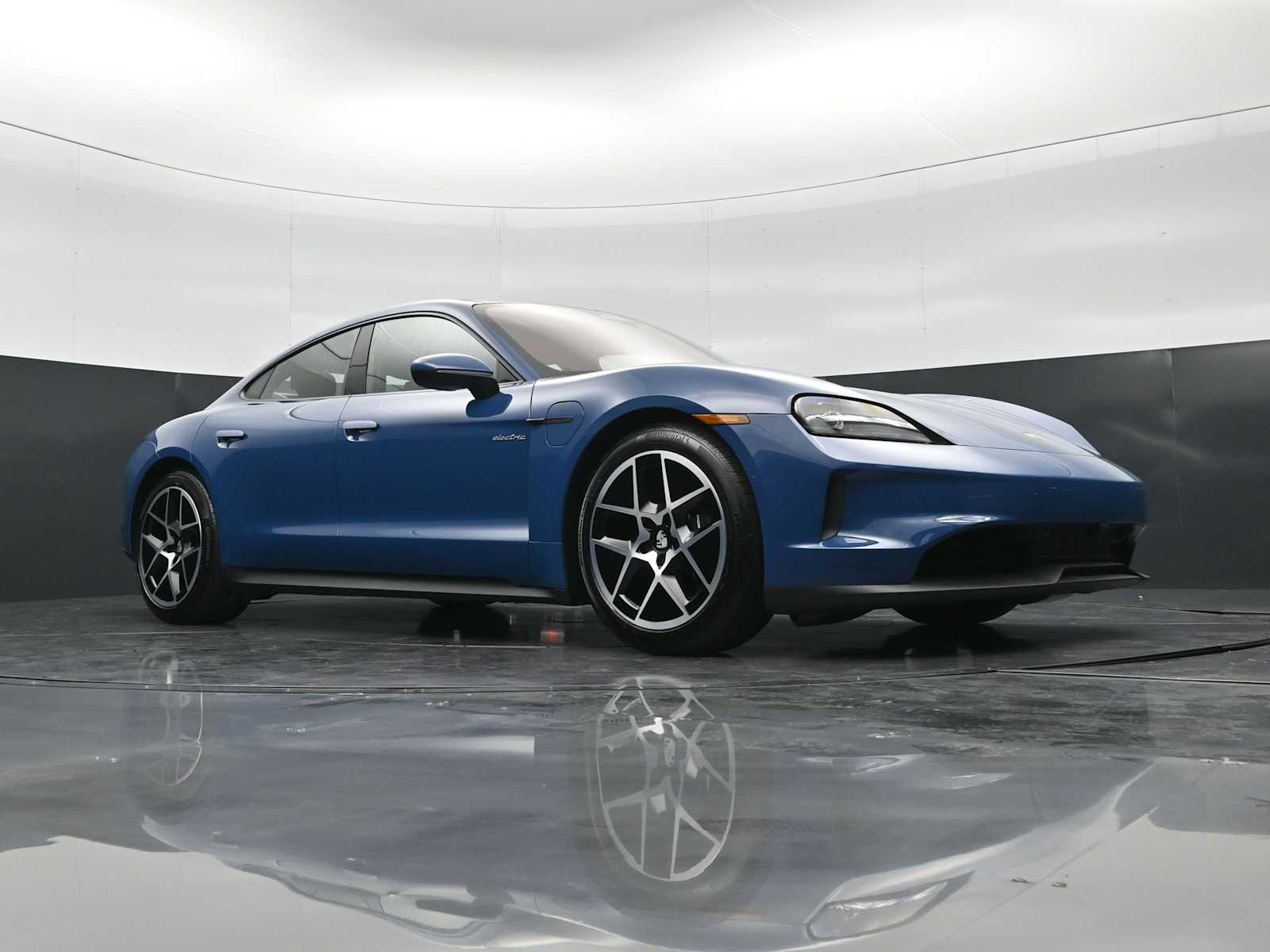 Thumbnail: 2026 Porsche Taycan - 44