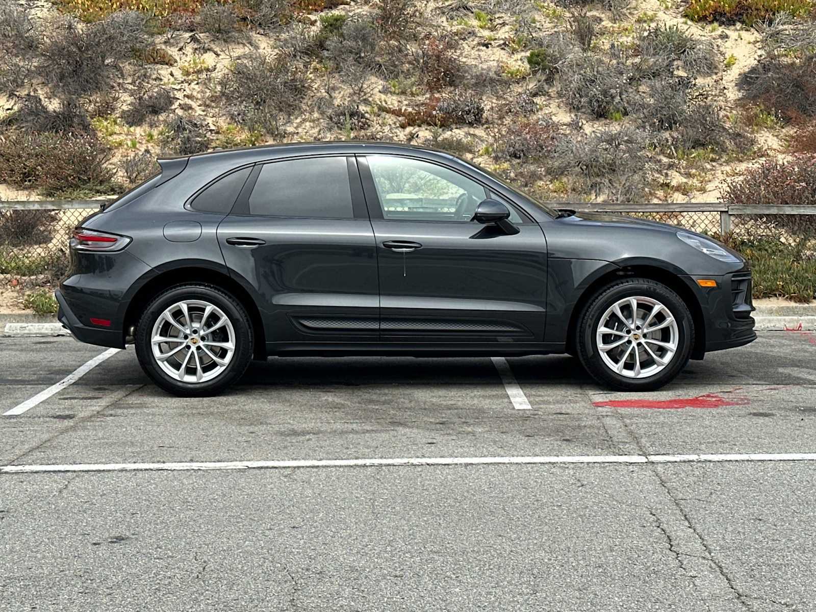 Thumbnail: 2025 Porsche Macan - 9