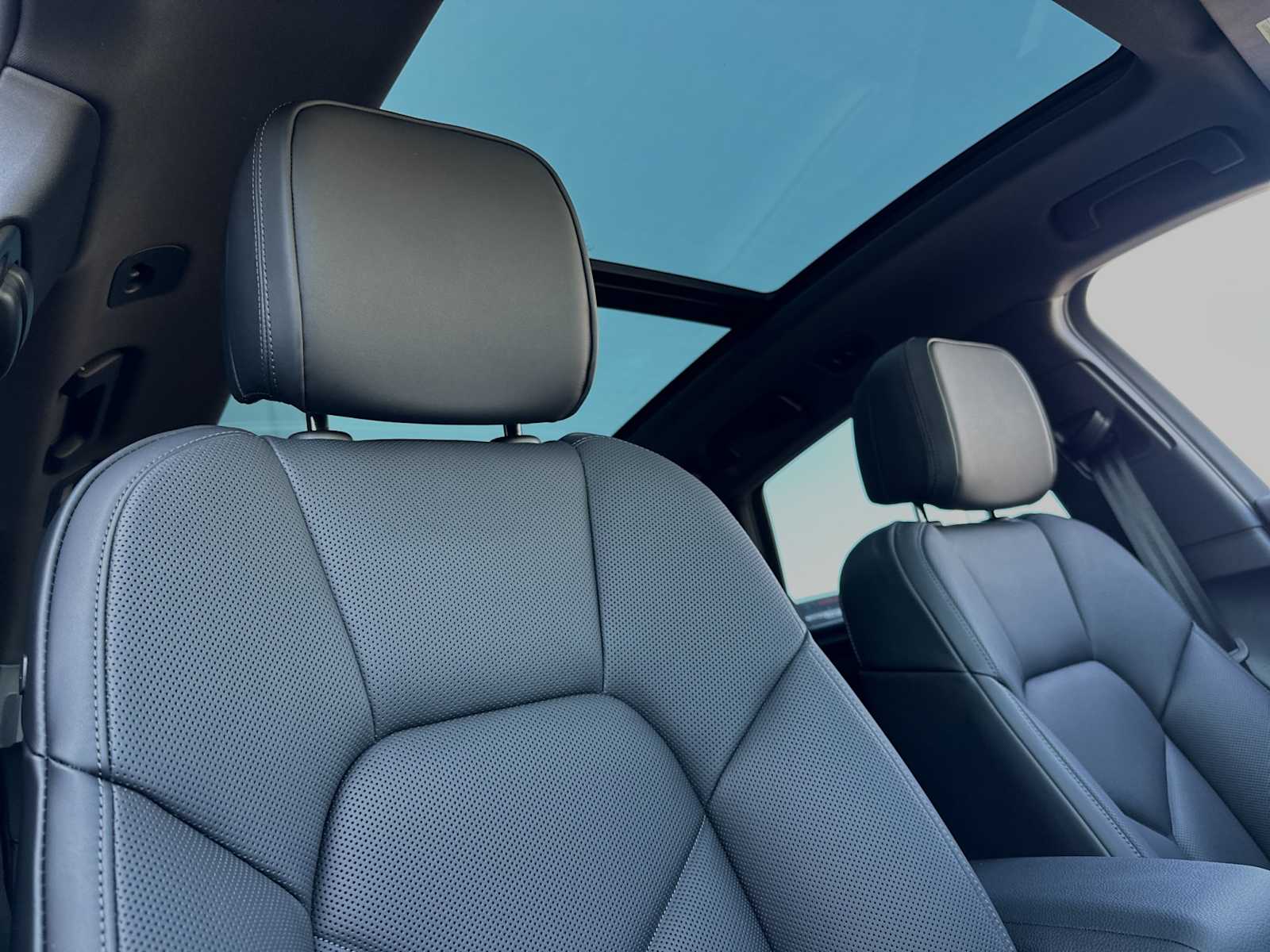 Thumbnail: 2024 Porsche Macan - 17