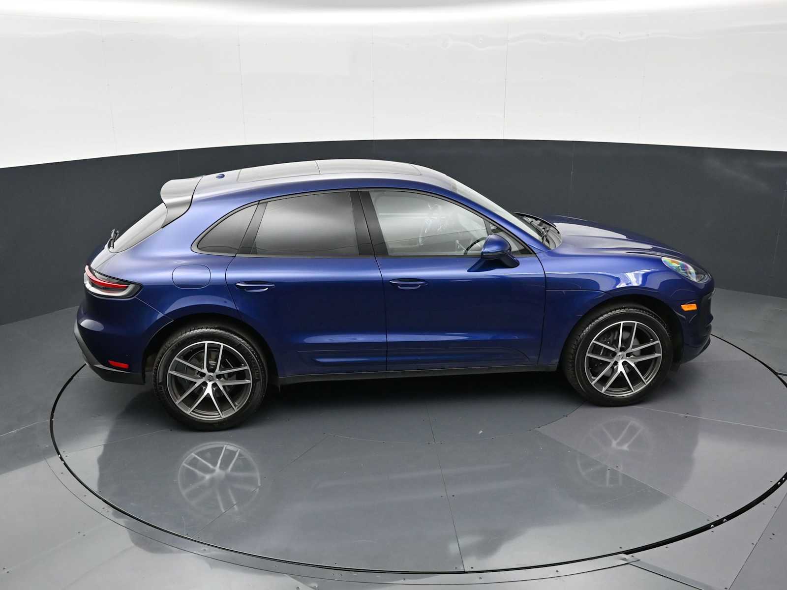 Thumbnail: 2026 Porsche Macan - 31