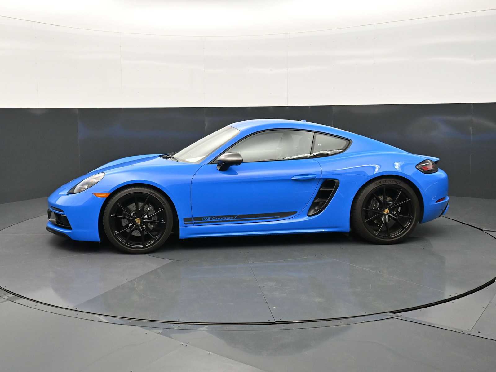 Thumbnail: 2022 Porsche 718 Cayman - 2