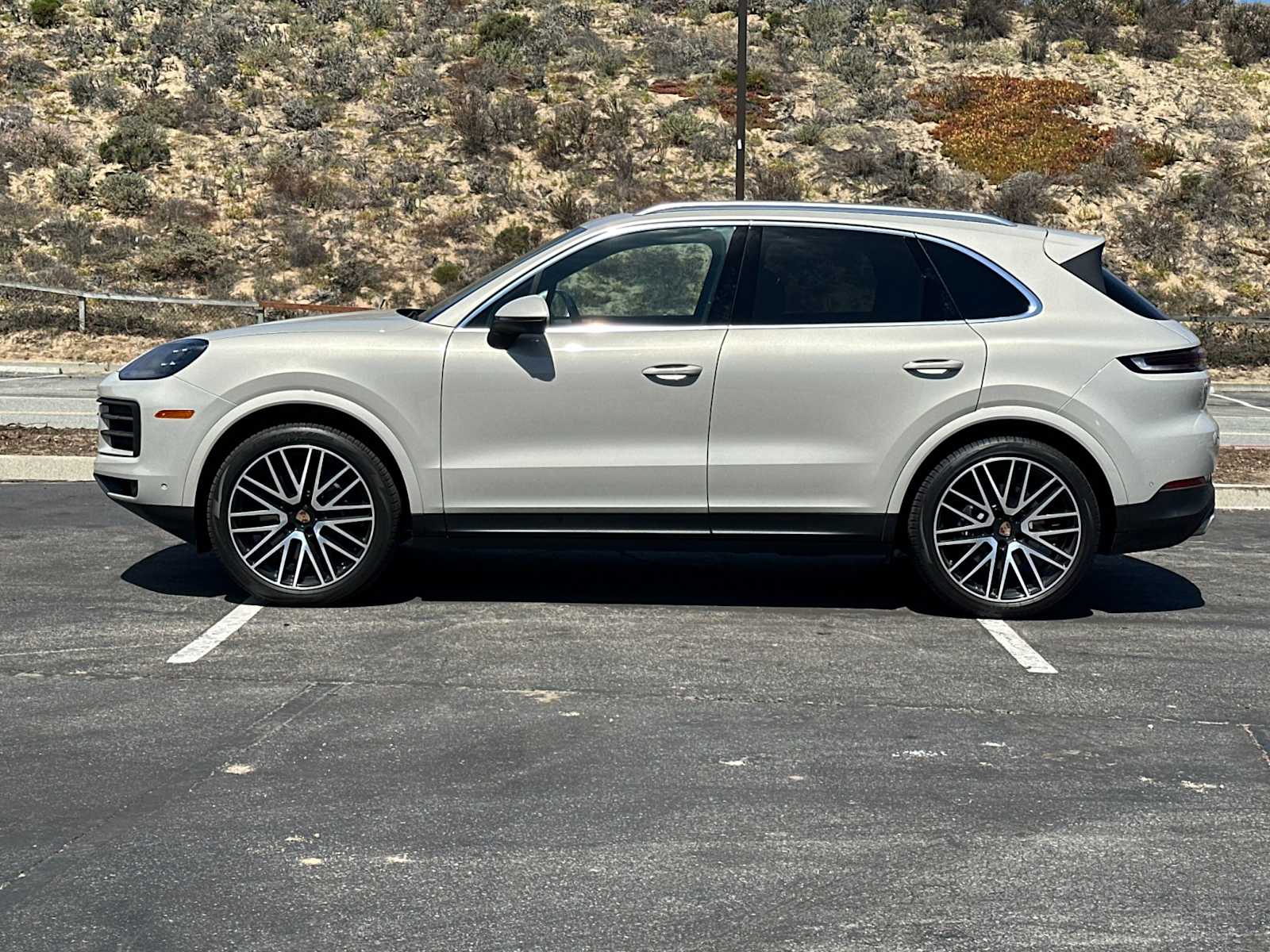 Thumbnail: 2025 Porsche Cayenne - 2