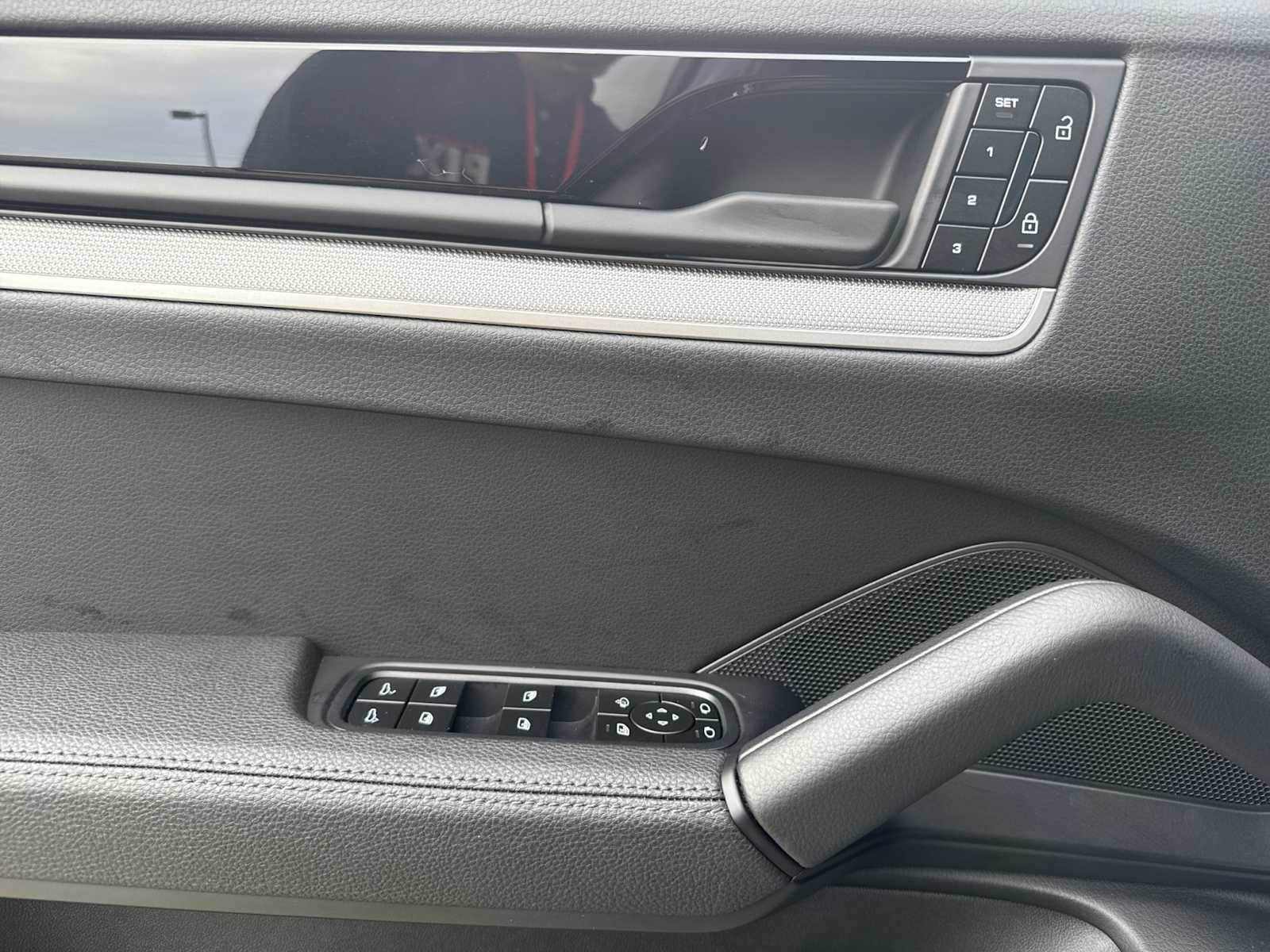 Thumbnail: 2025 Porsche Cayenne - 12