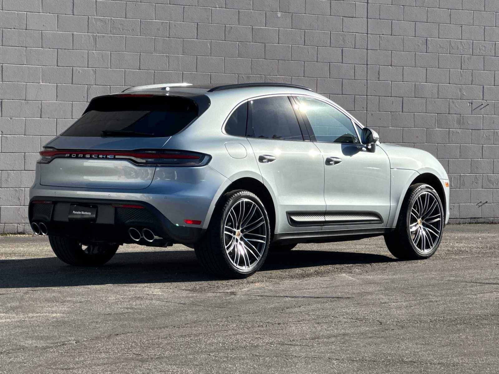 Thumbnail: 2026 Porsche Macan - 7