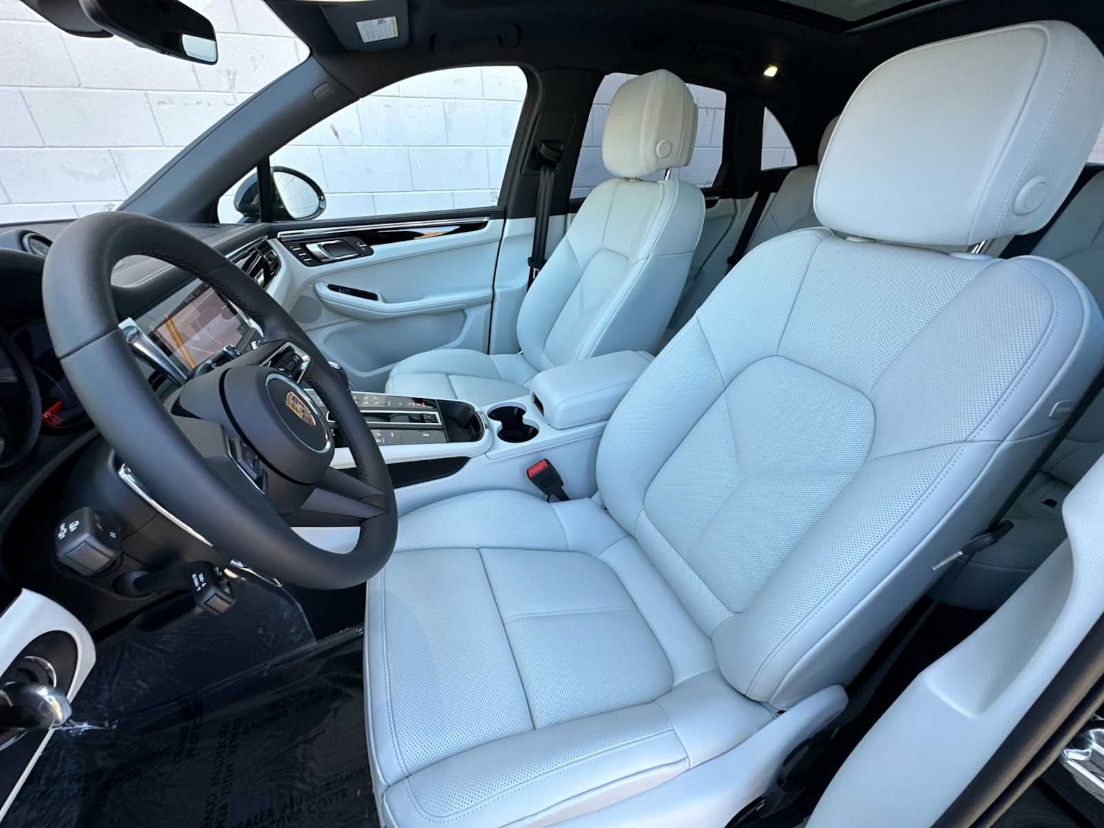 Thumbnail: 2025 Porsche Macan - 5