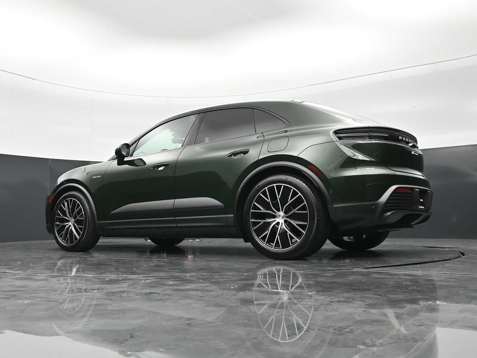 Thumbnail: 2026 Porsche Macan - 39