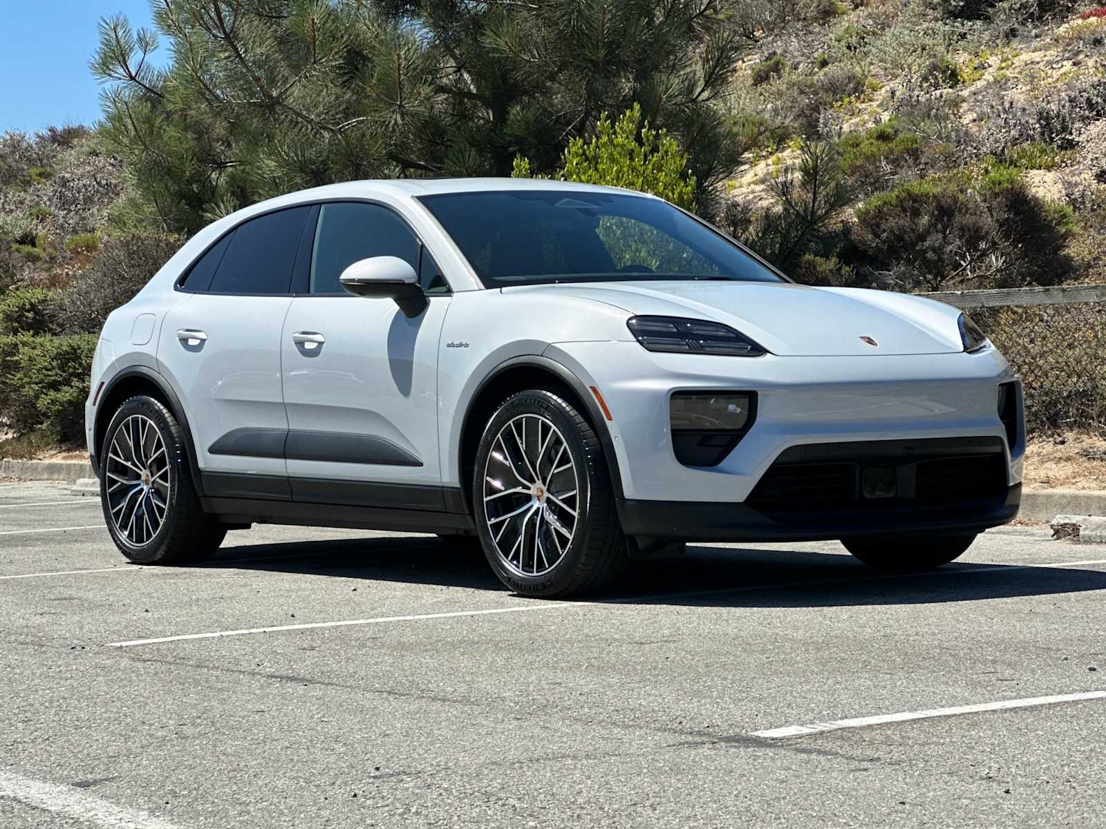 Thumbnail: 2025 Porsche Macan - 10