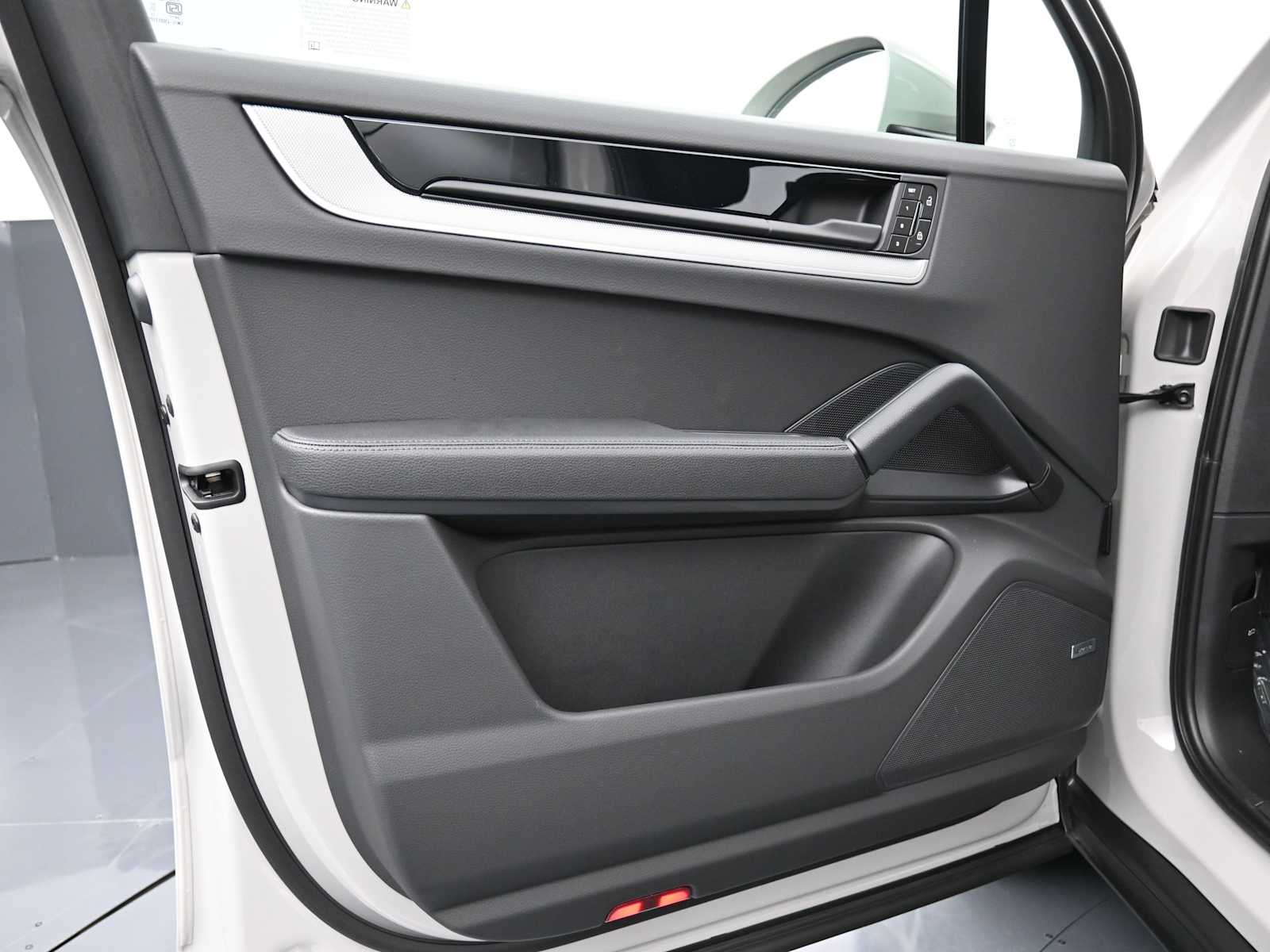 Thumbnail: 2026 Porsche Cayenne - 17