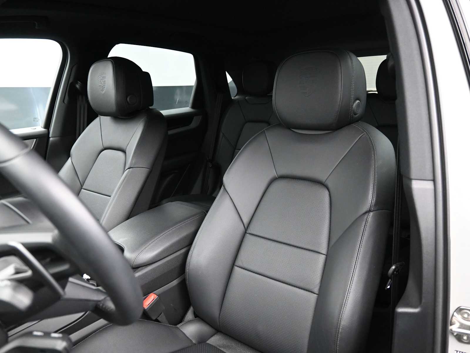 Thumbnail: 2025 Porsche Cayenne - 5