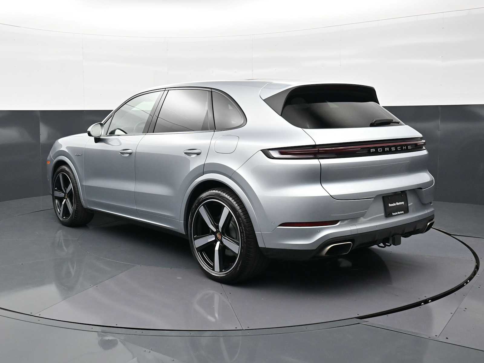 Thumbnail: 2026 Porsche Cayenne - 3