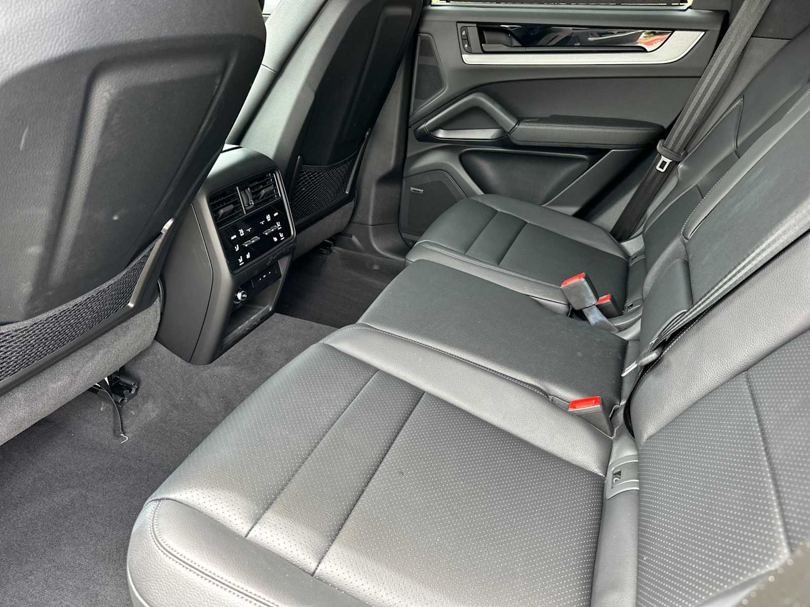 Thumbnail: 2025 Porsche Cayenne - 14