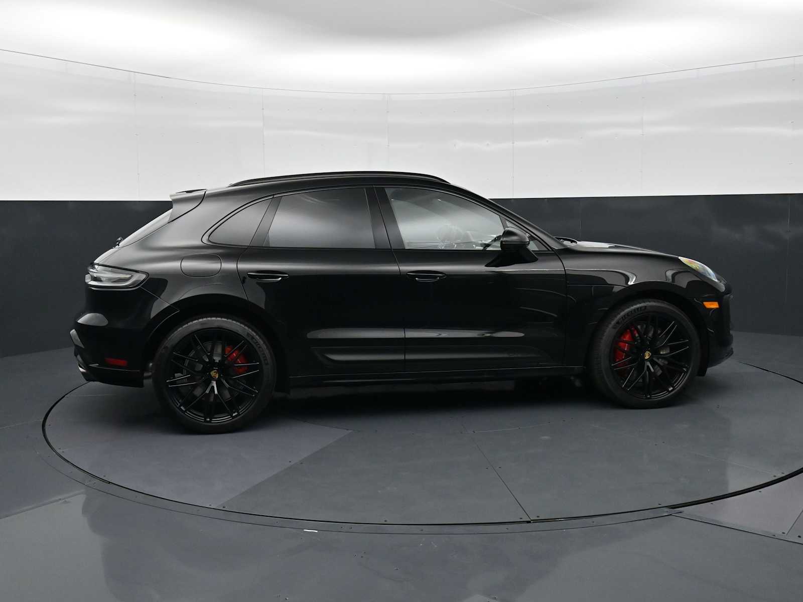 Thumbnail: 2026 Porsche Macan - 27