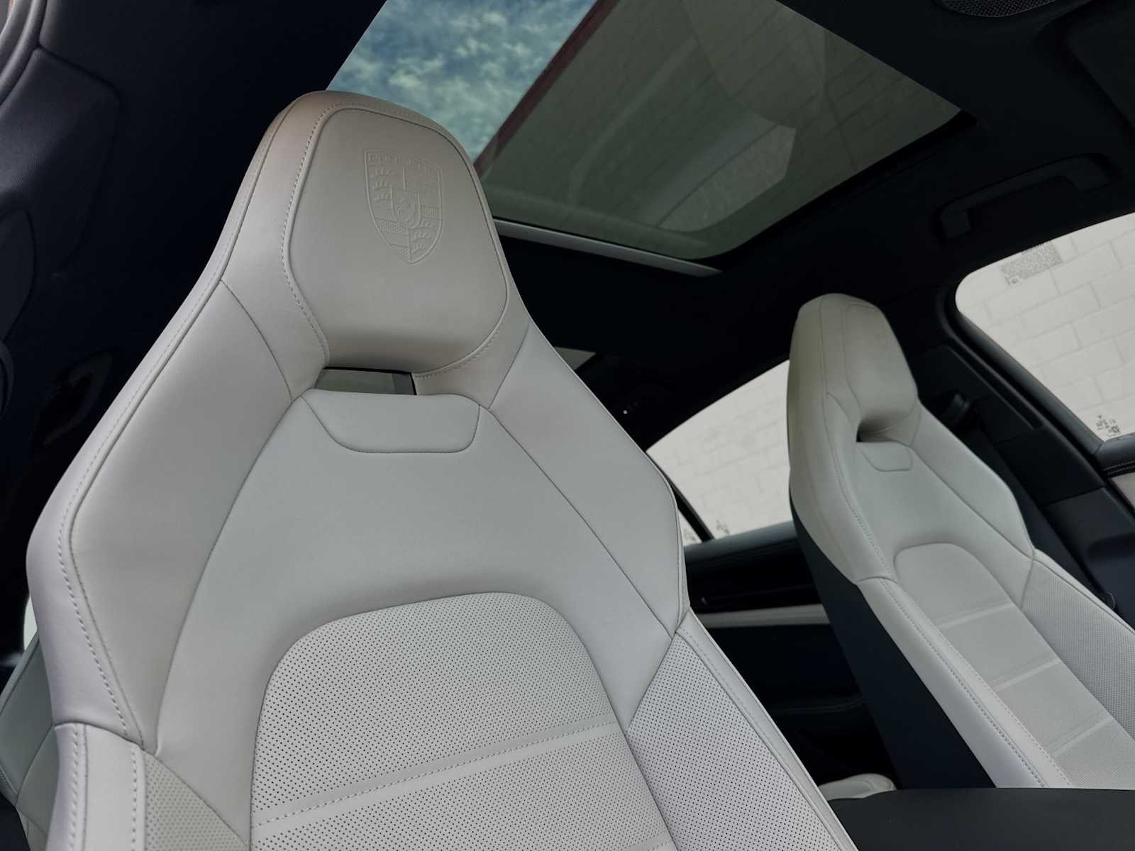 Thumbnail: 2025 Porsche Panamera - 17