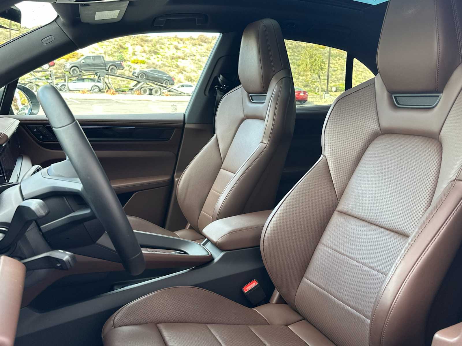 Thumbnail: 2025 Porsche Macan - 5