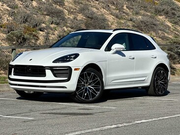2025 Porsche Macan SUV
