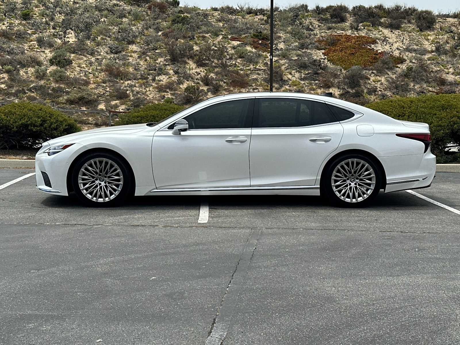Thumbnail: 2024 Lexus LS - 2