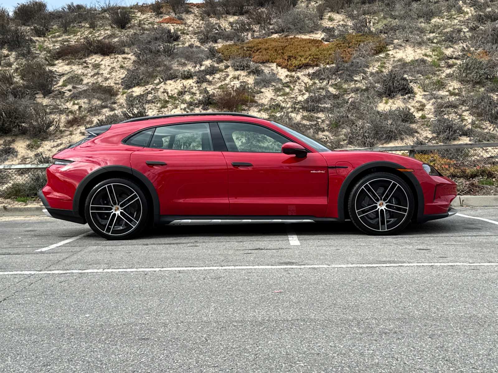 Thumbnail: 2025 Porsche Taycan - 9