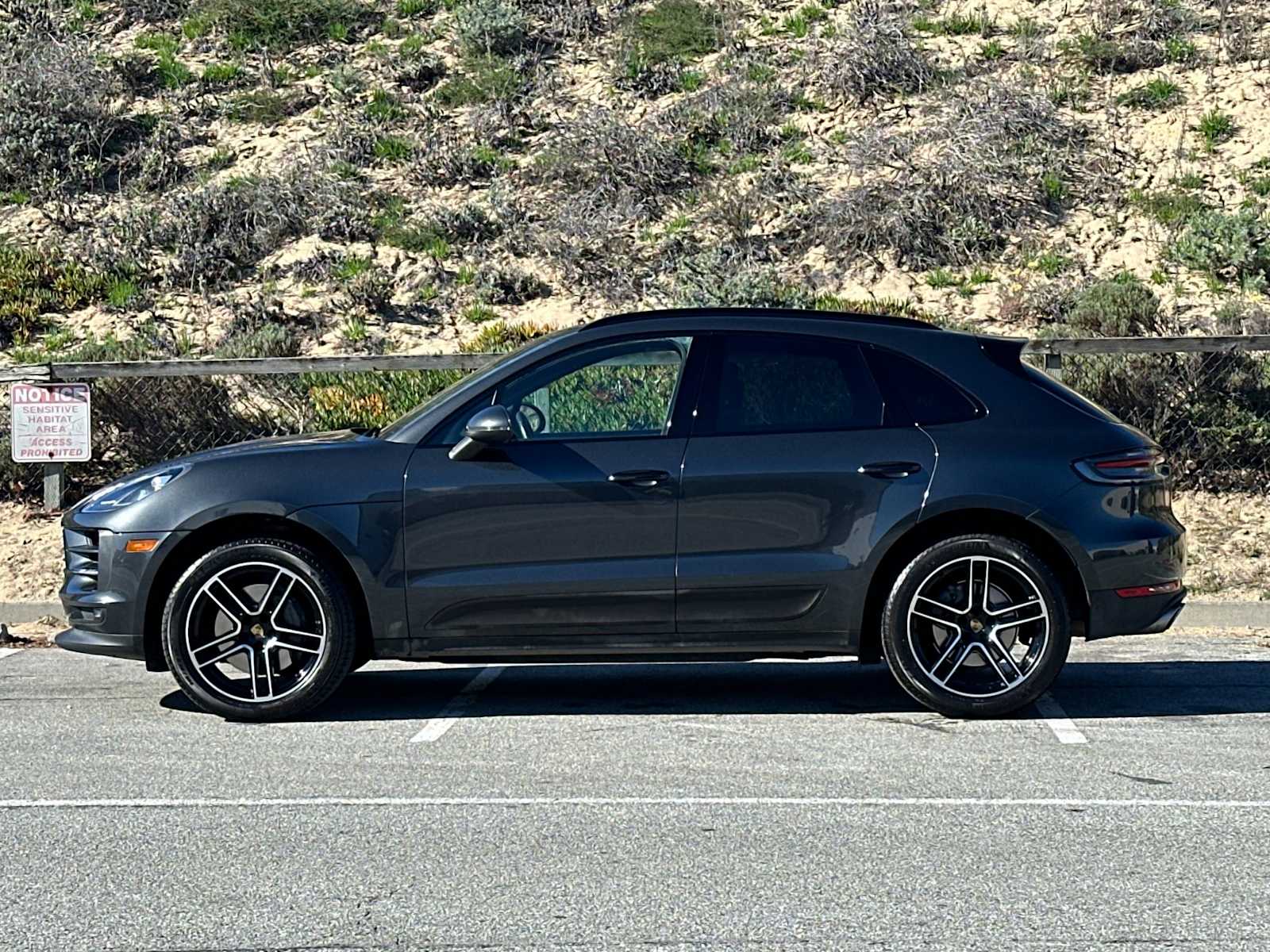 Thumbnail: 2021 Porsche Macan - 2