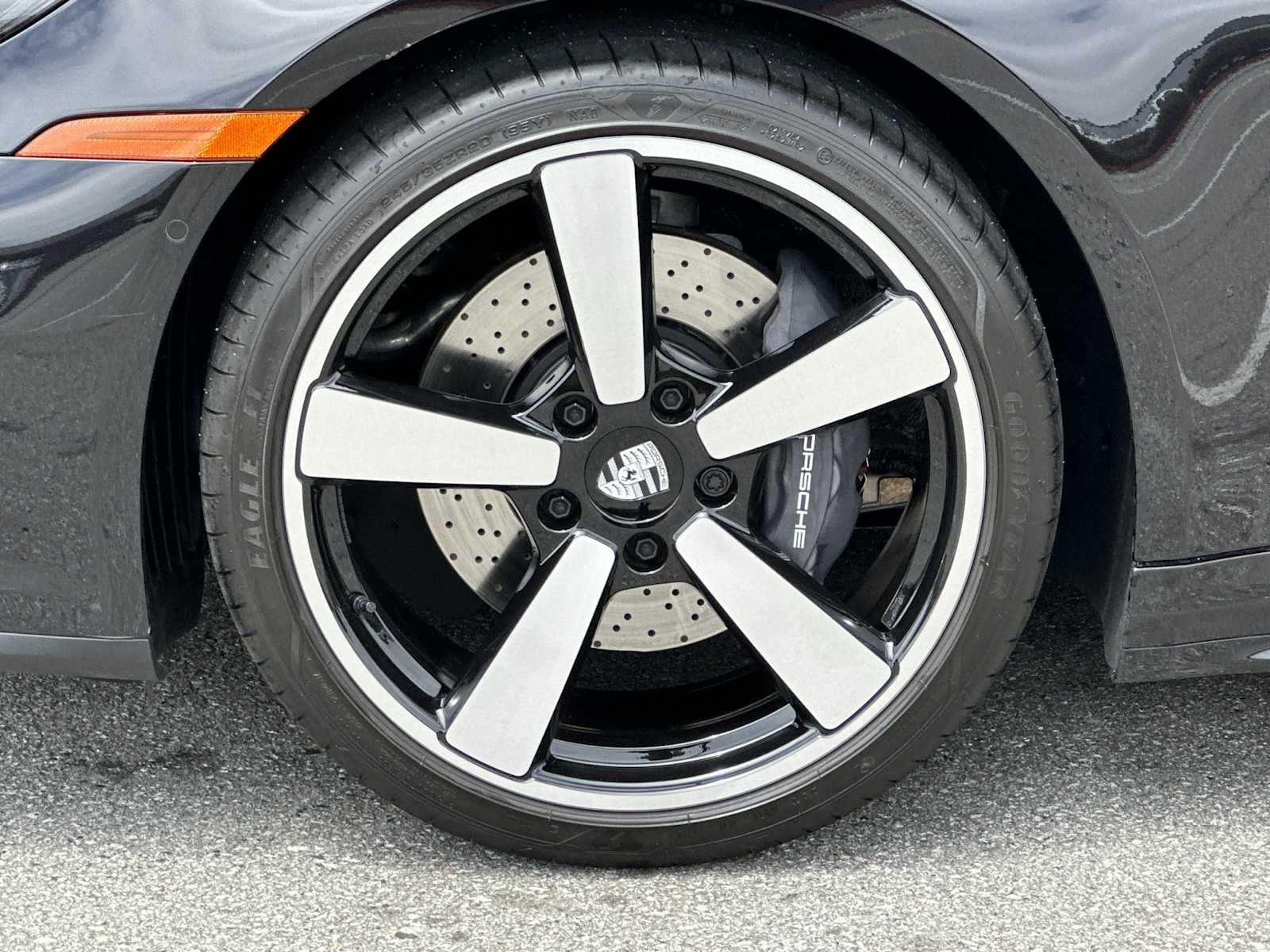 Thumbnail: 2025 Porsche 911 - 24