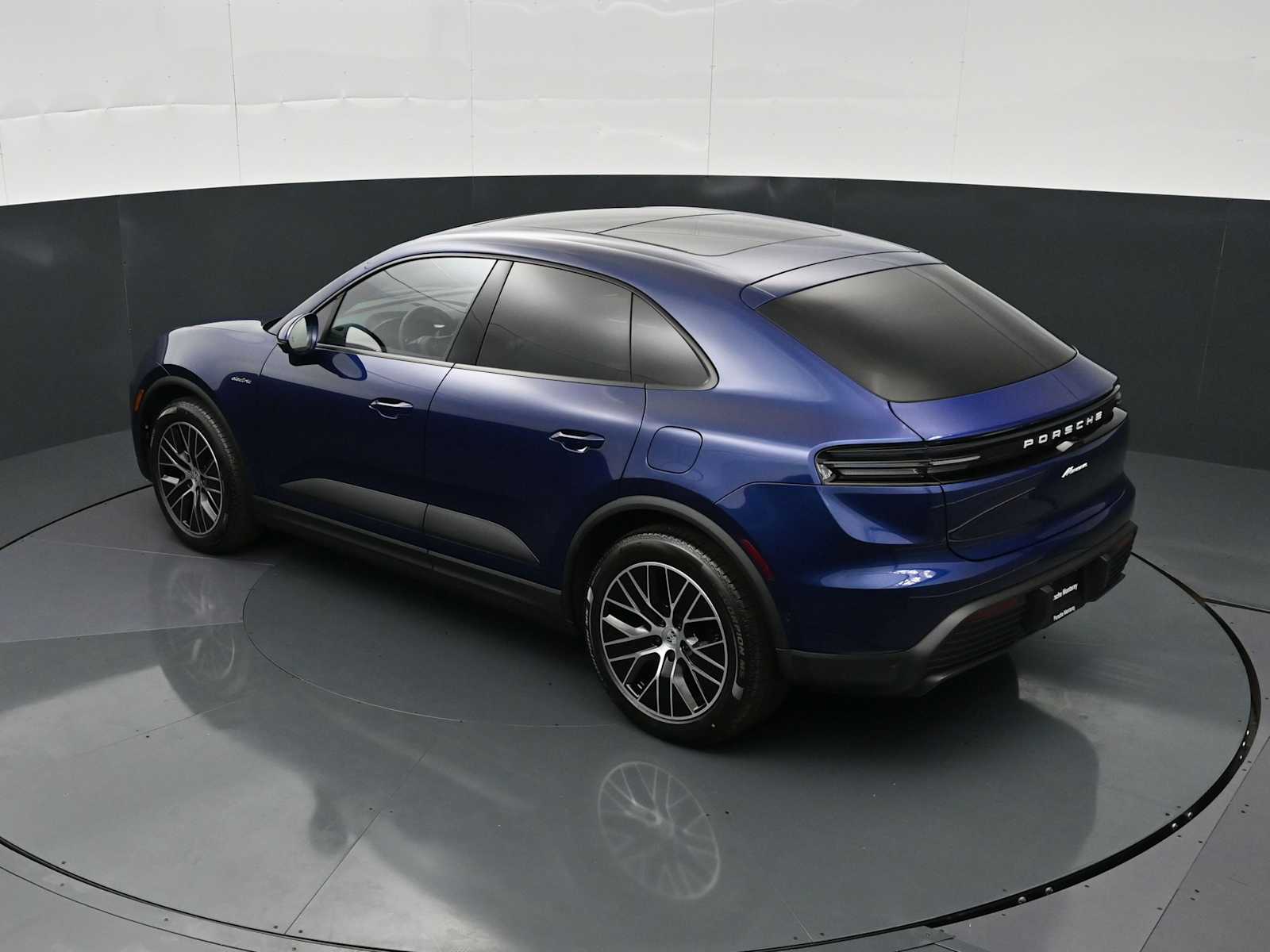 Thumbnail: 2026 Porsche Macan - 30