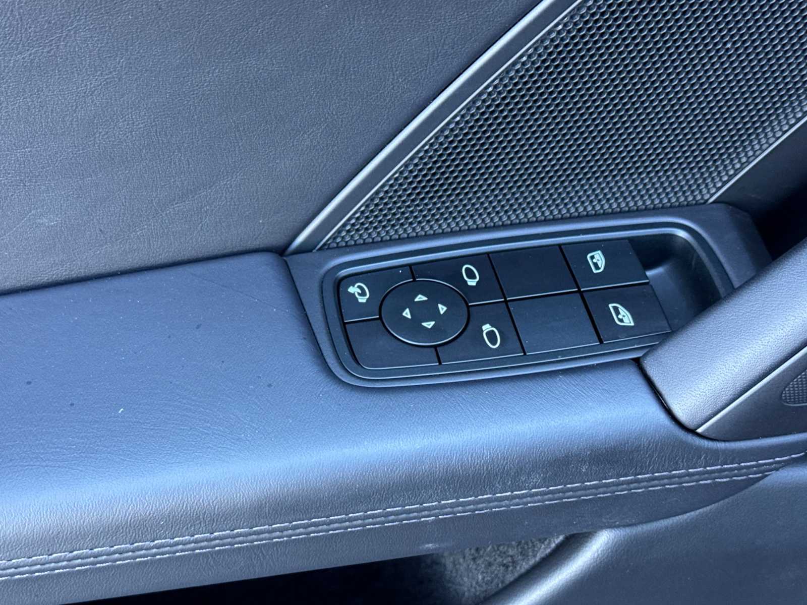 Thumbnail: 2025 Porsche 911 - 13