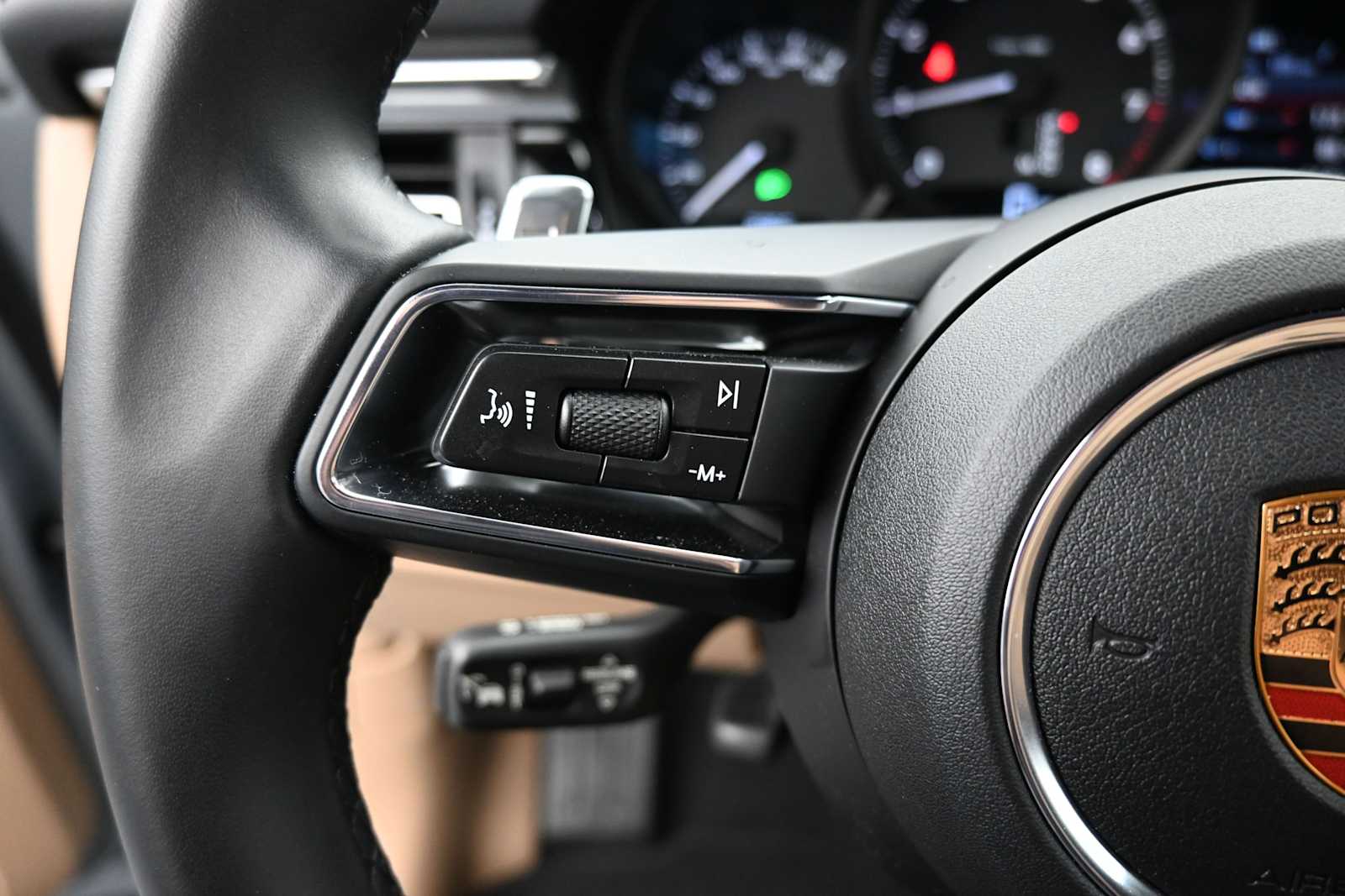 Thumbnail: 2025 Porsche Macan - 12