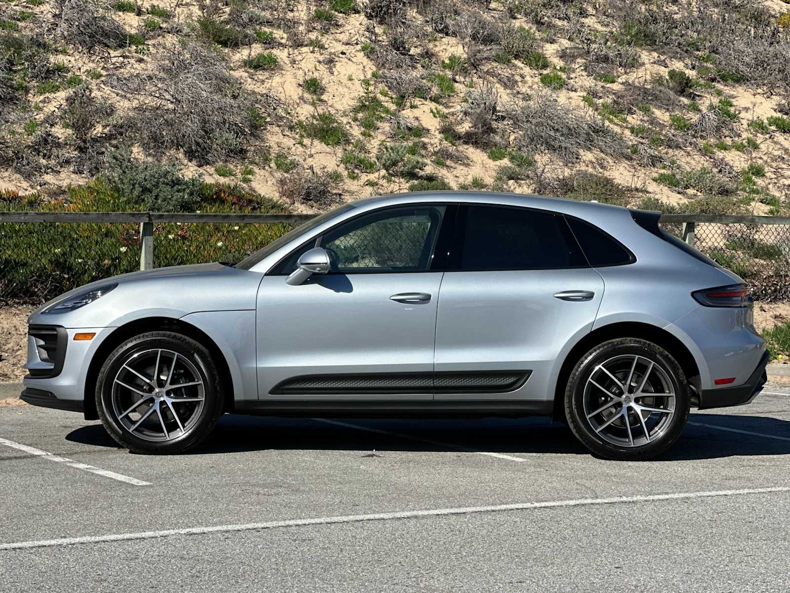 Thumbnail: 2026 Porsche Macan - 2