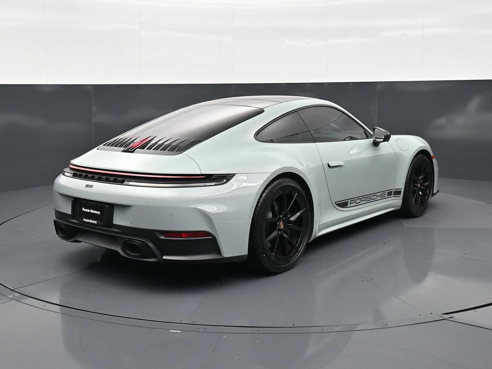 Thumbnail: 2025 Porsche 911 - 22