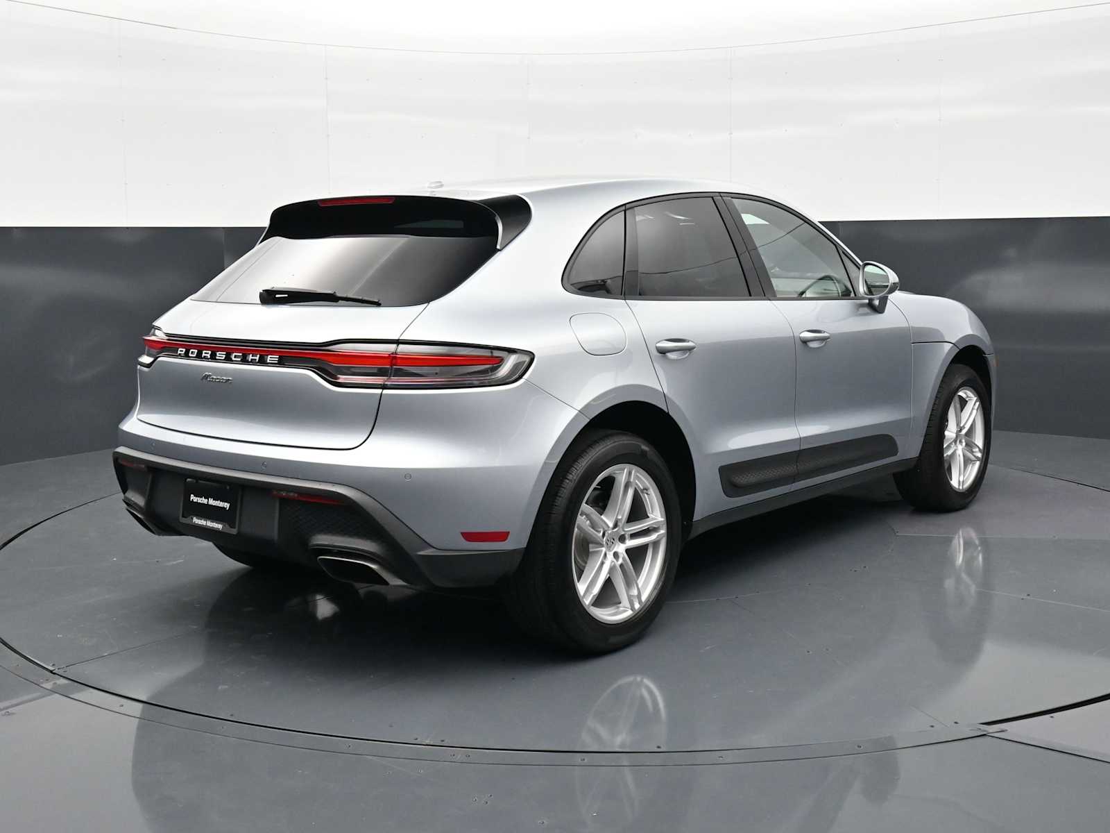 Thumbnail: 2025 Porsche Macan - 24