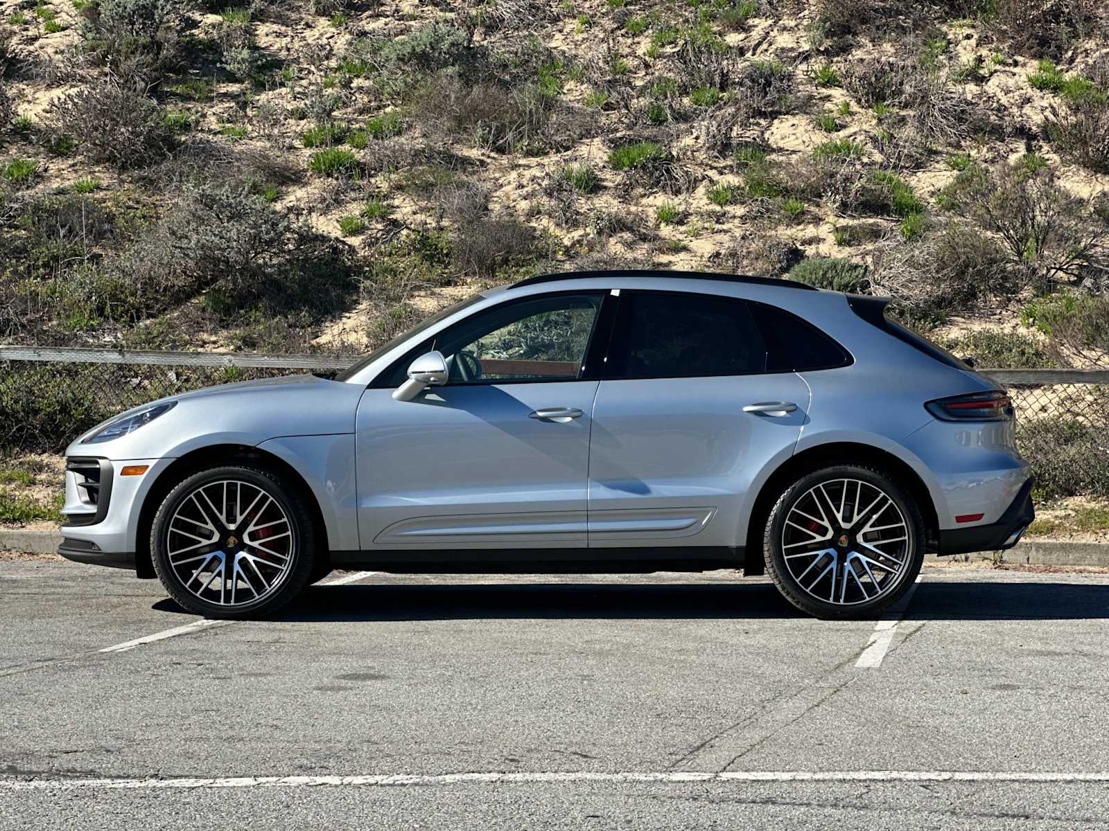 Thumbnail: 2026 Porsche Macan - 2