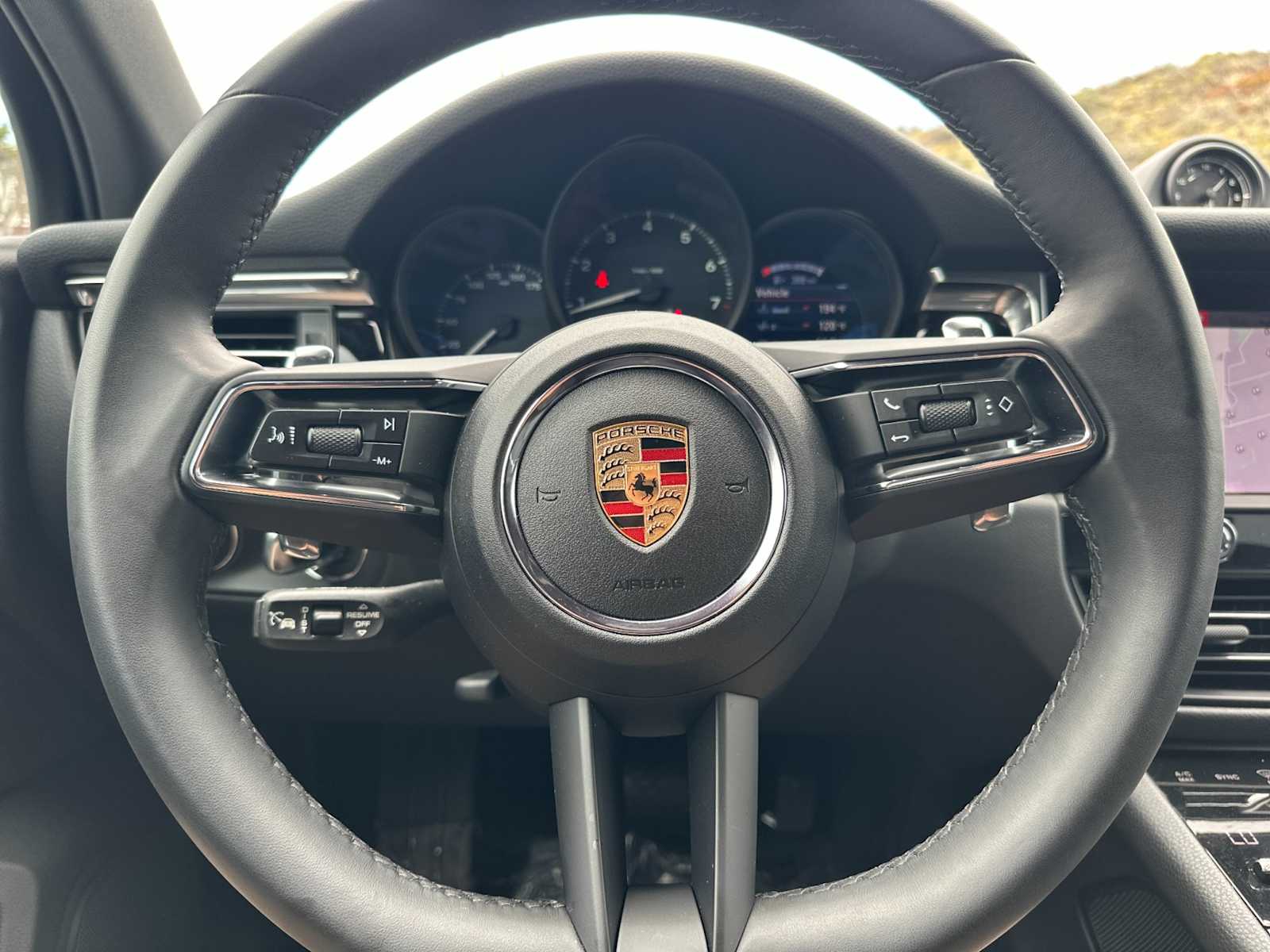 Thumbnail: 2025 Porsche Macan - 22