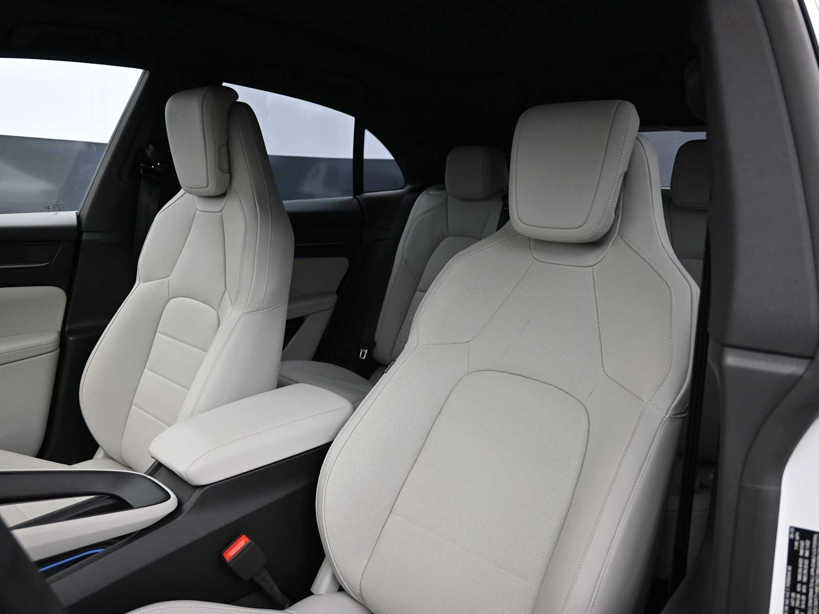 Thumbnail: 2025 Porsche Macan - 5