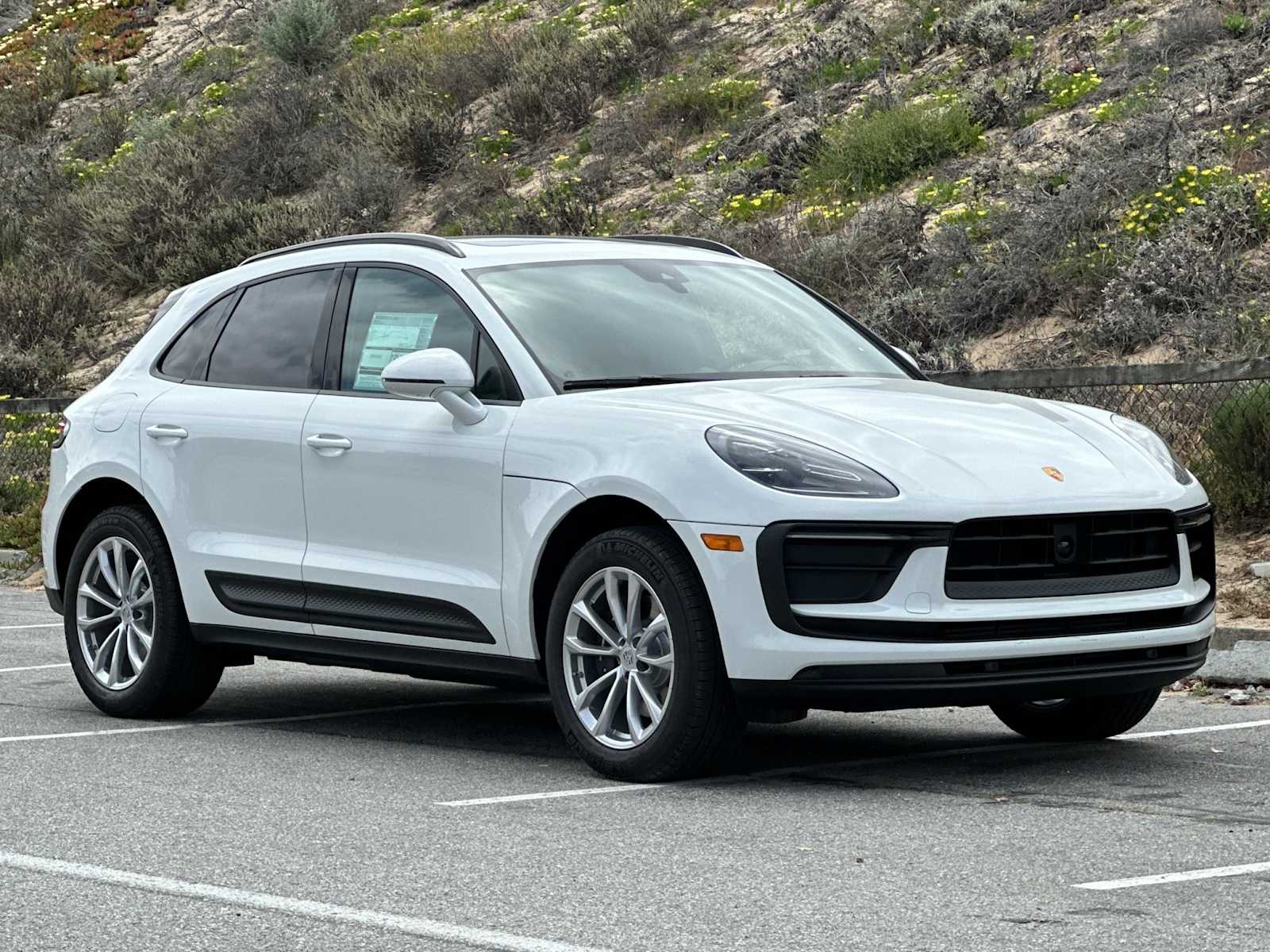 Thumbnail: 2025 Porsche Macan - 10