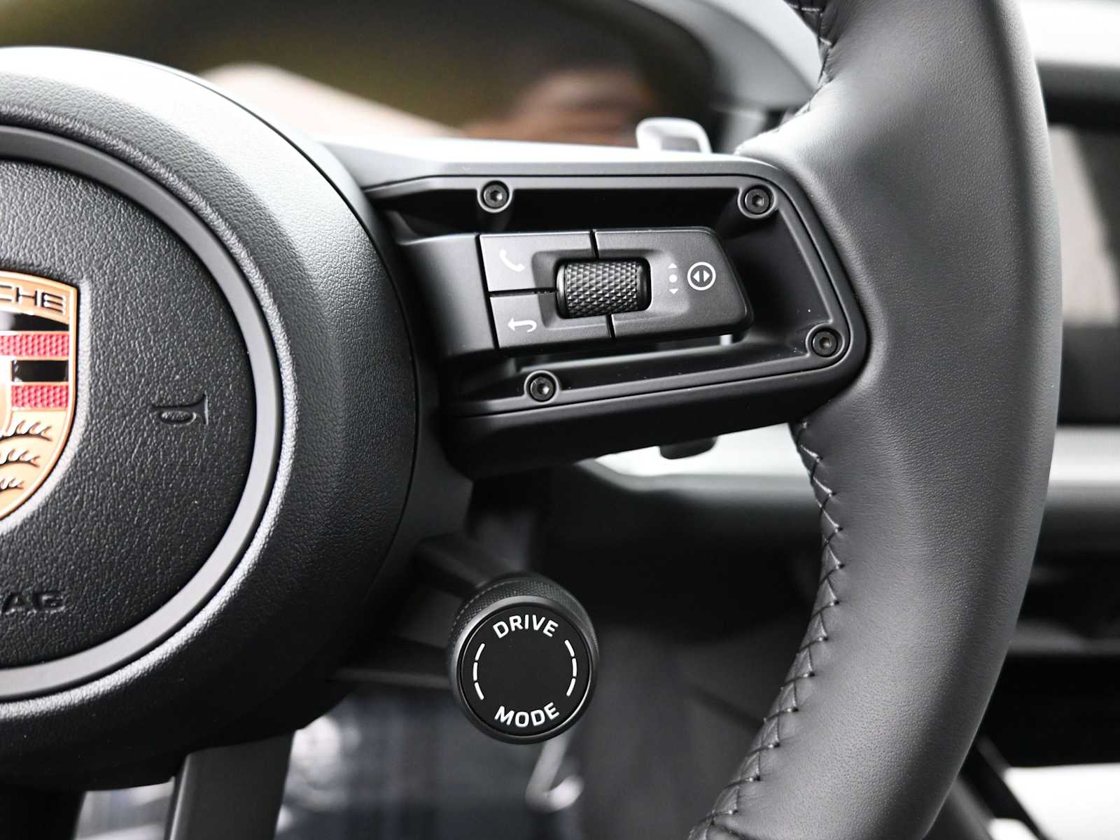 Thumbnail: 2026 Porsche Cayenne - 15