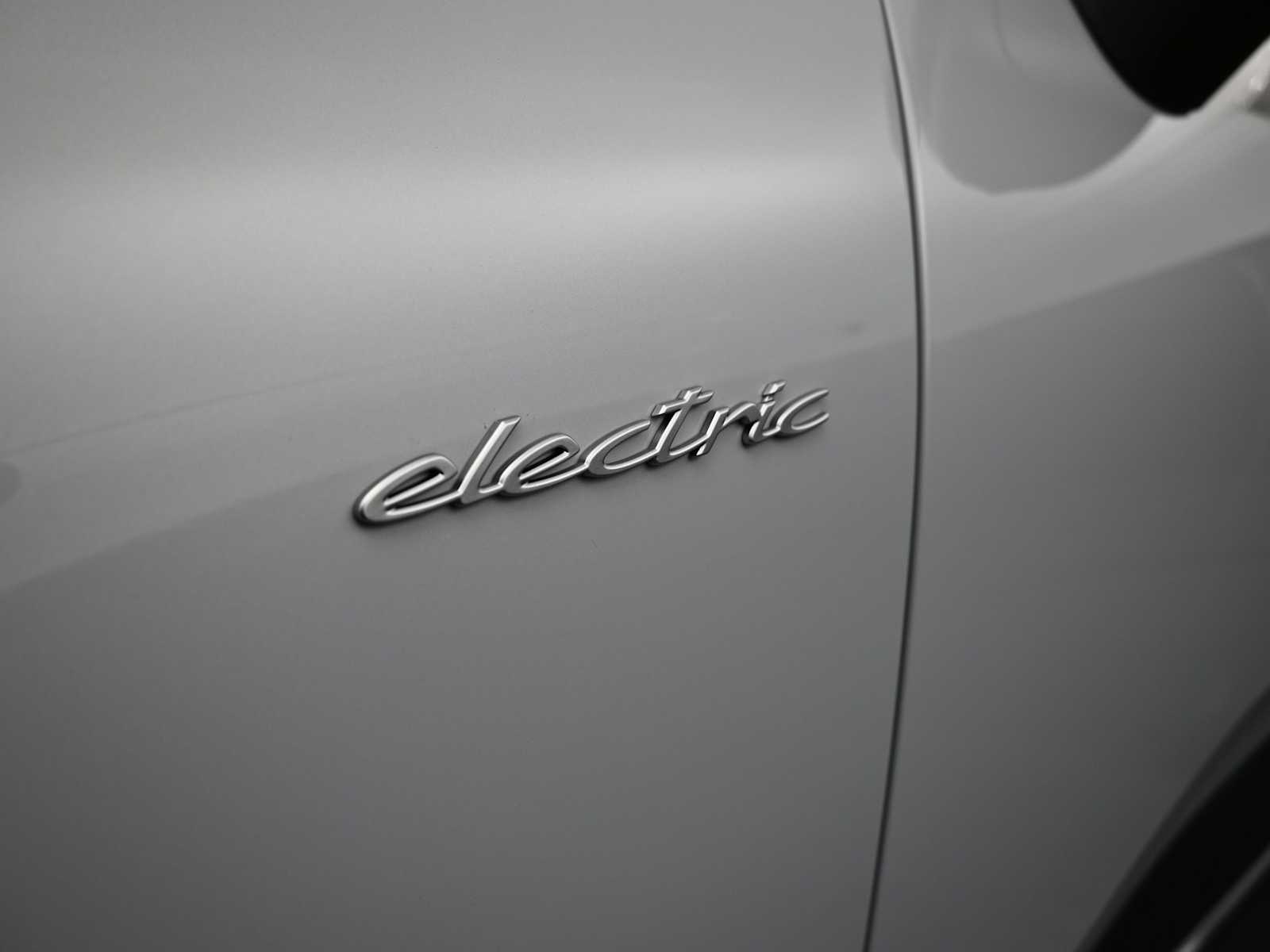 Thumbnail: 2026 Porsche Macan - 28
