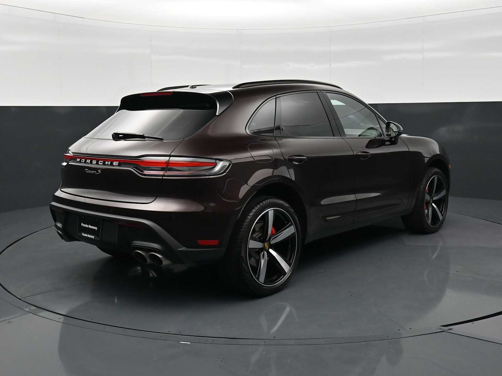Thumbnail: 2026 Porsche Macan - 26