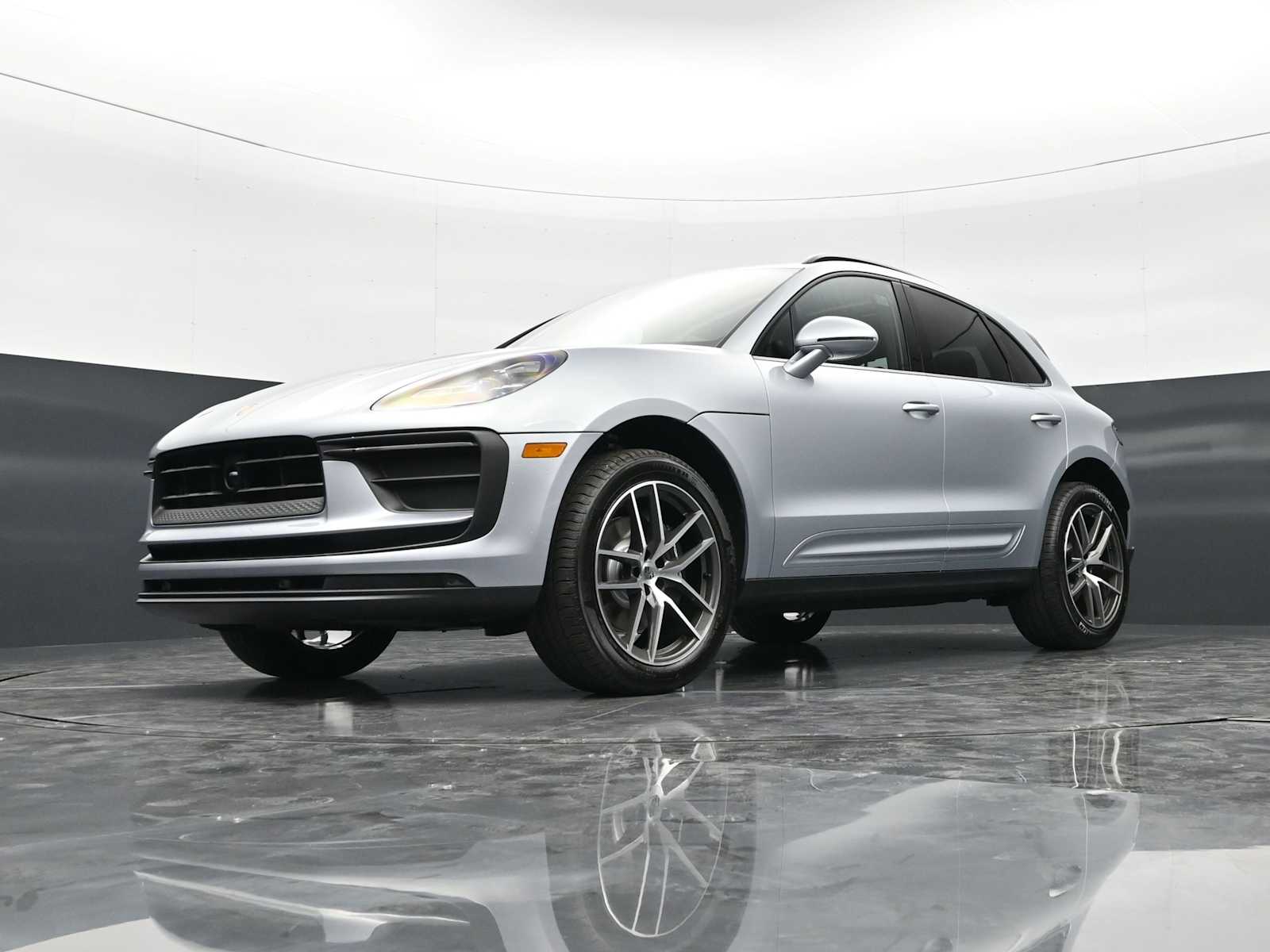 Thumbnail: 2026 Porsche Macan - 43