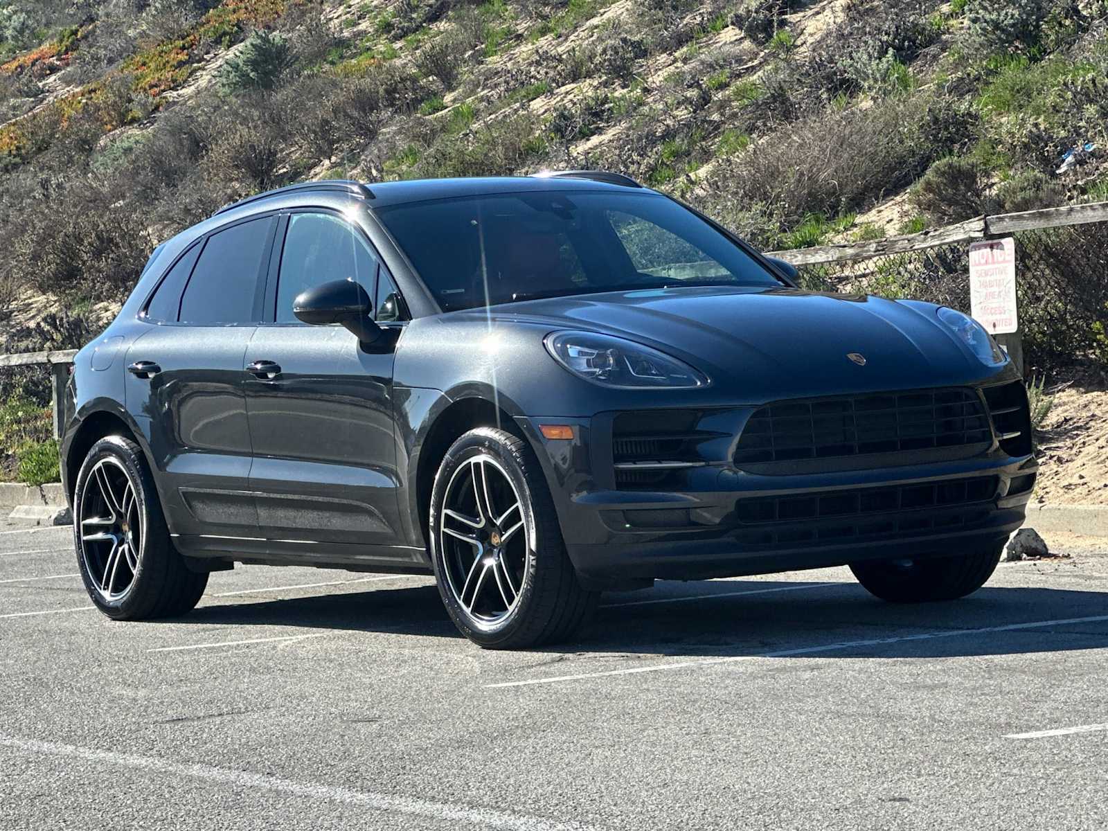 Thumbnail: 2021 Porsche Macan - 10