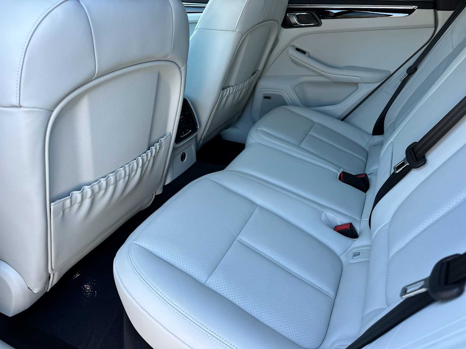 Thumbnail: 2025 Porsche Macan - 14