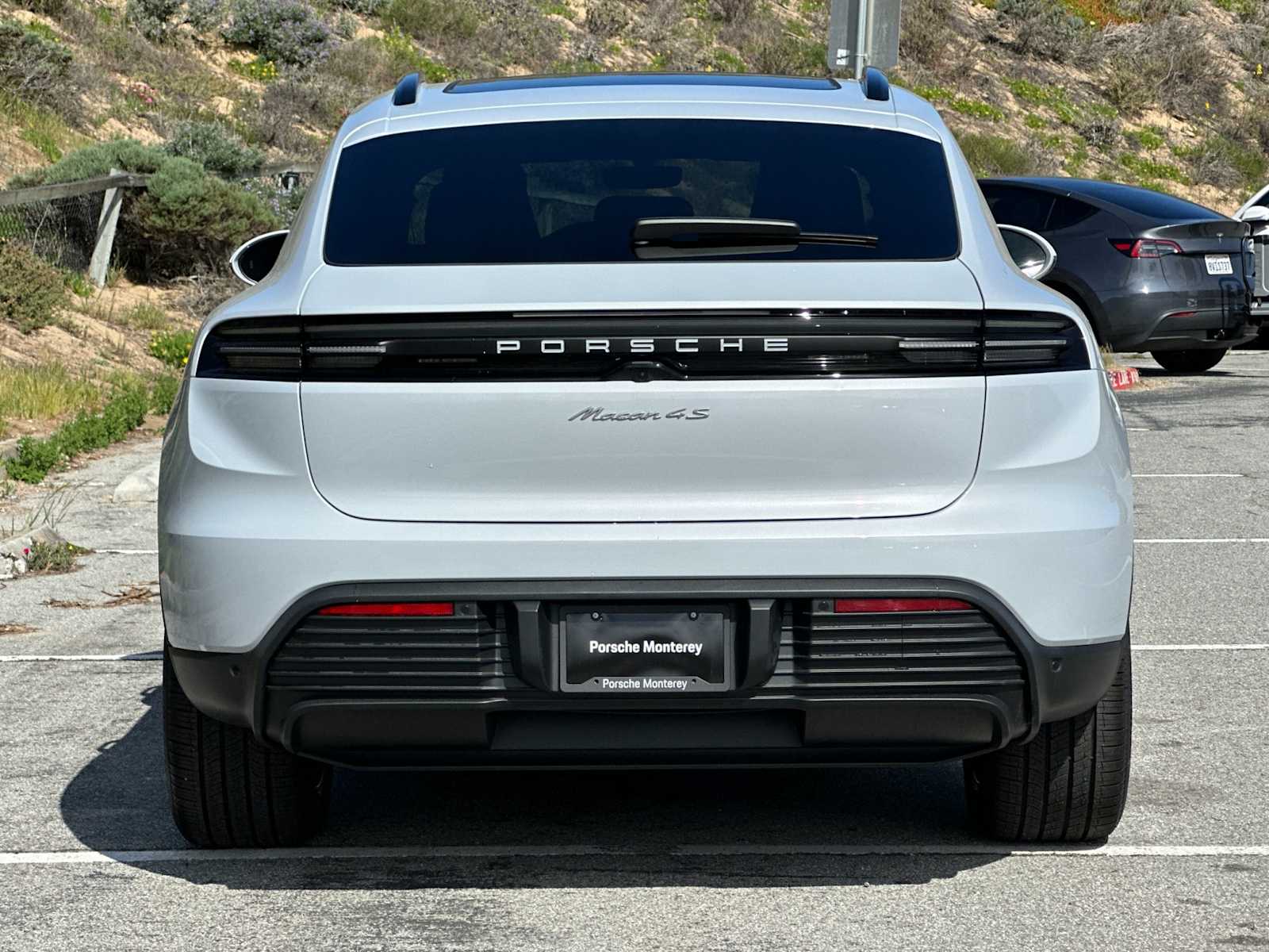 Thumbnail: 2025 Porsche Macan - 8