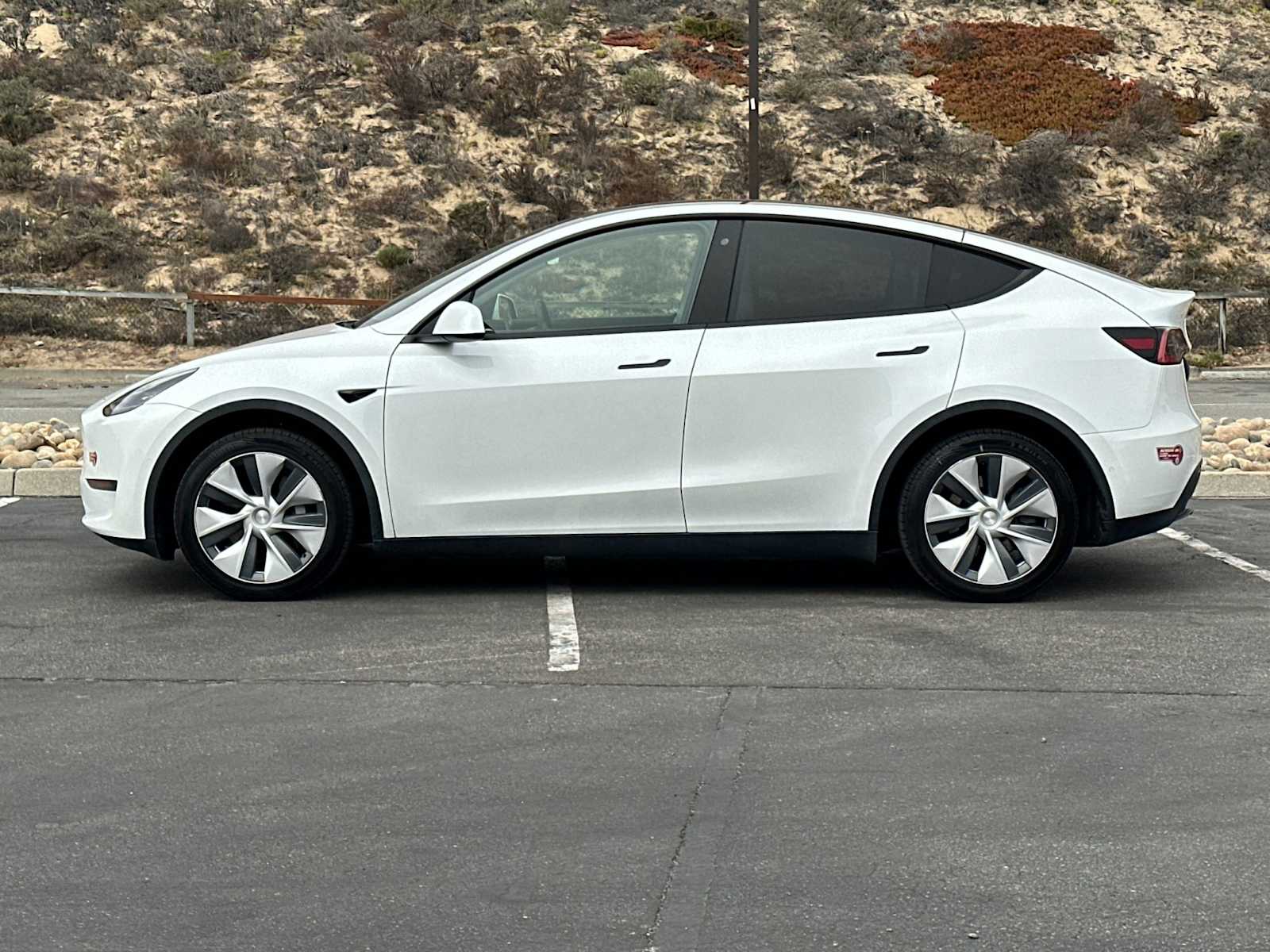 Used 2020 Tesla Model Y Long Range with VIN 5YJYGDEEXLF056995 for sale in Northfield, Minnesota