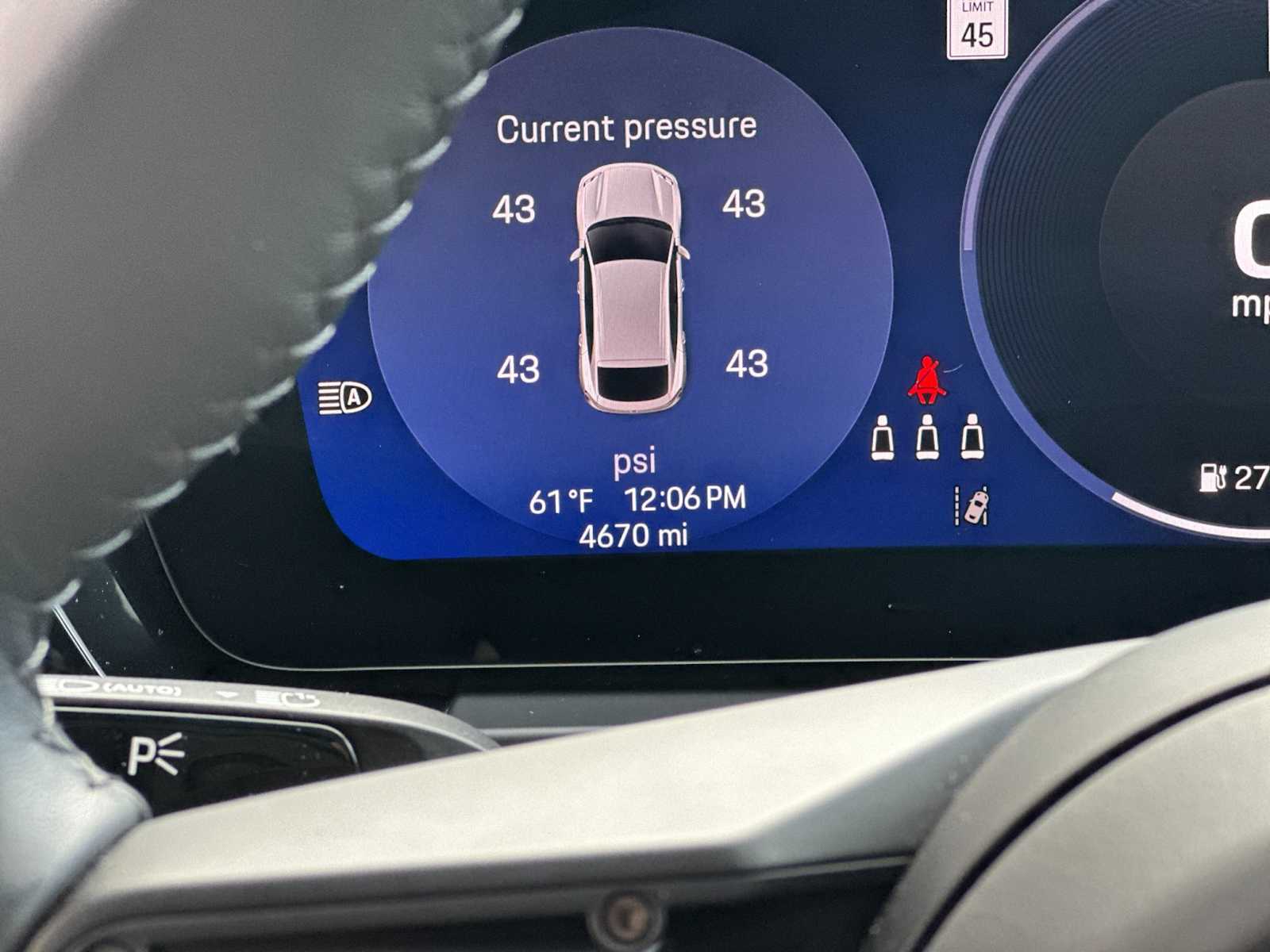 Thumbnail: 2025 Porsche Macan - 27