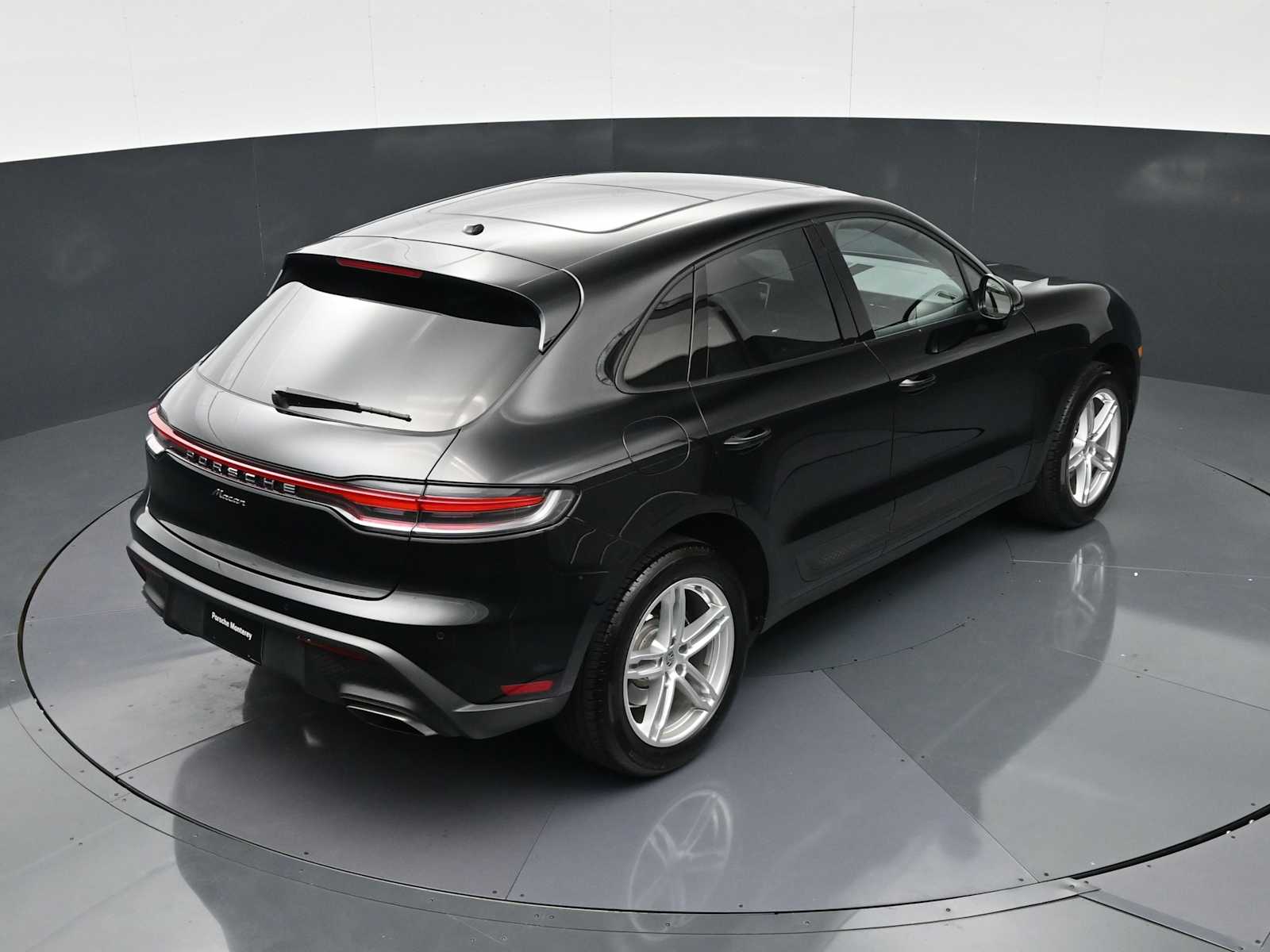 Thumbnail: 2024 Porsche Macan - 31