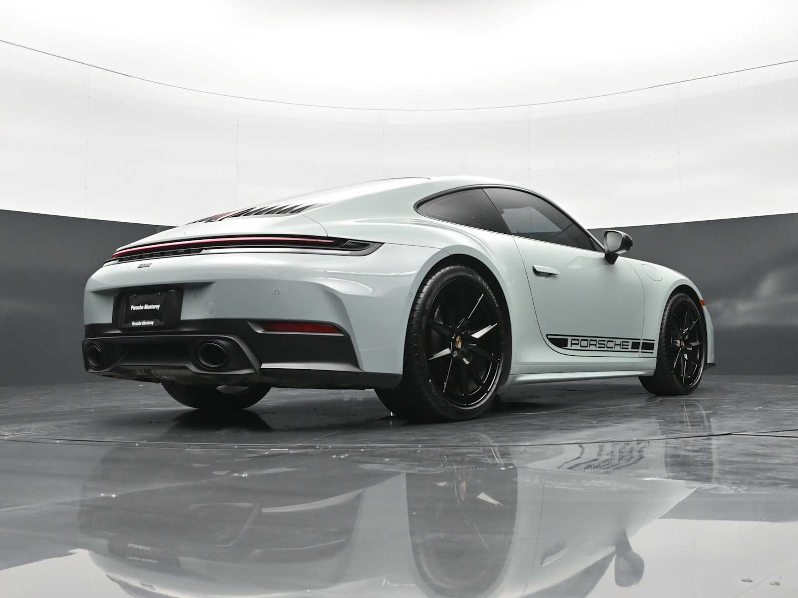 Thumbnail: 2025 Porsche 911 - 37