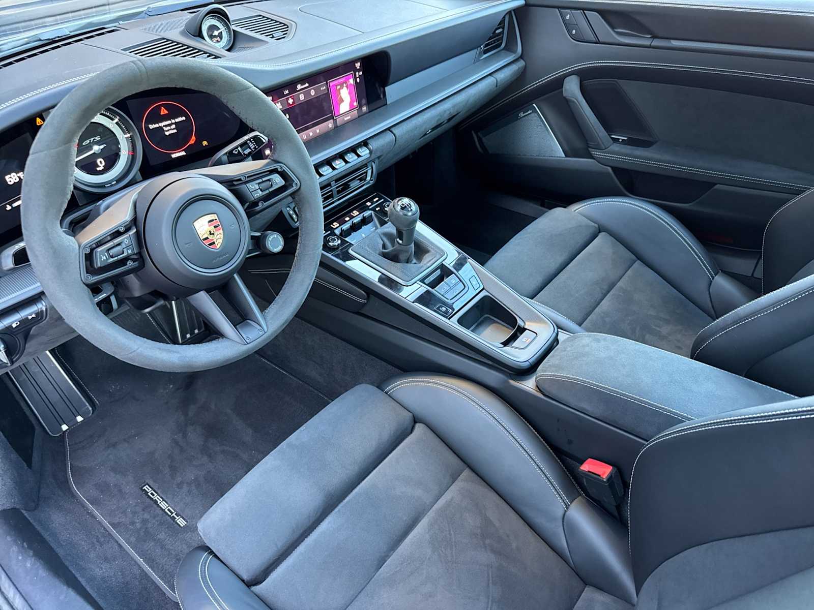 Thumbnail: 2023 Porsche 911 - 4