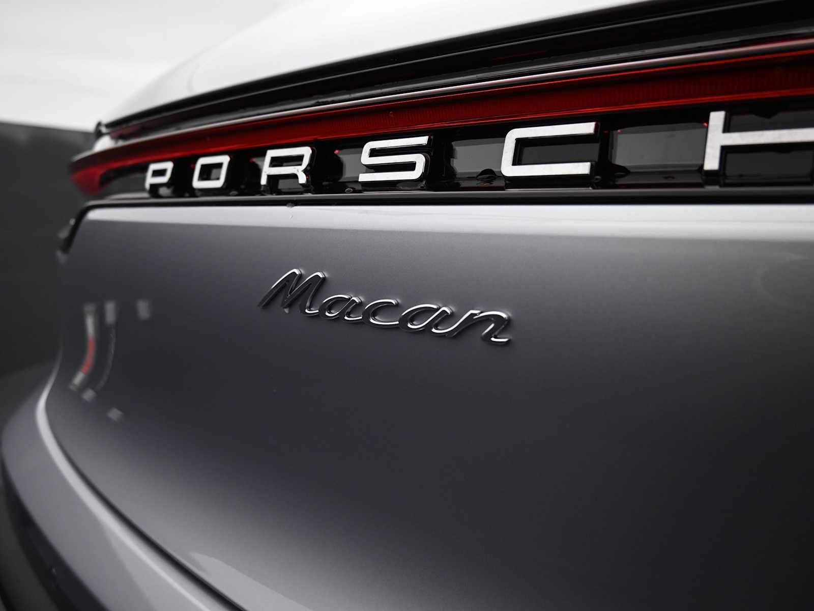 Thumbnail: 2026 Porsche Macan - 29